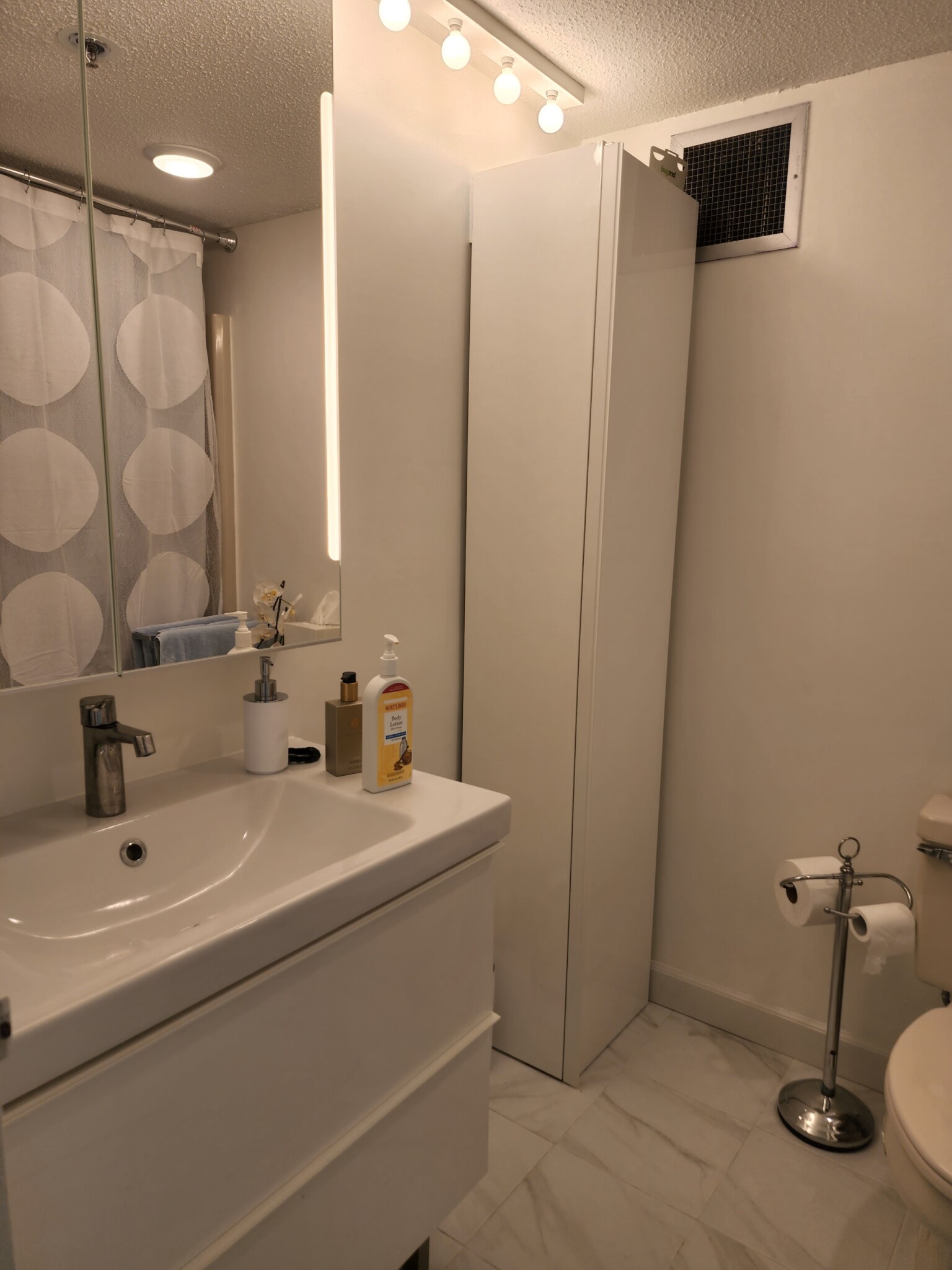 250 Hammond Pond Pkwy, Newton