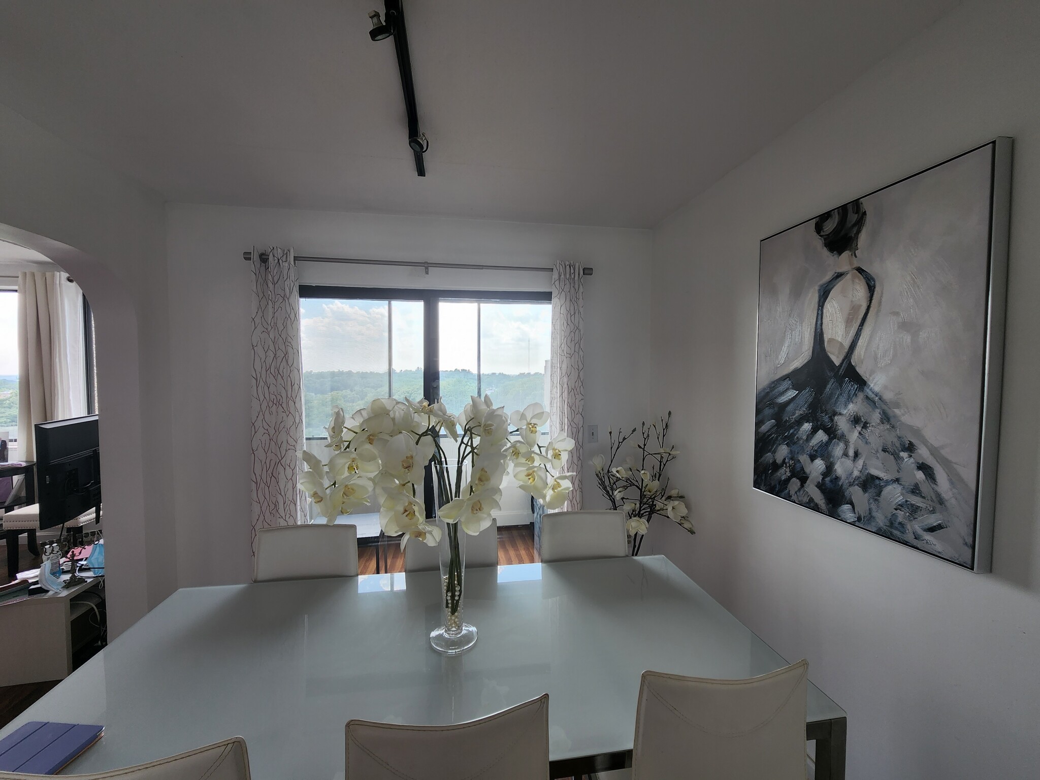 250 Hammond Pond Pkwy, Newton