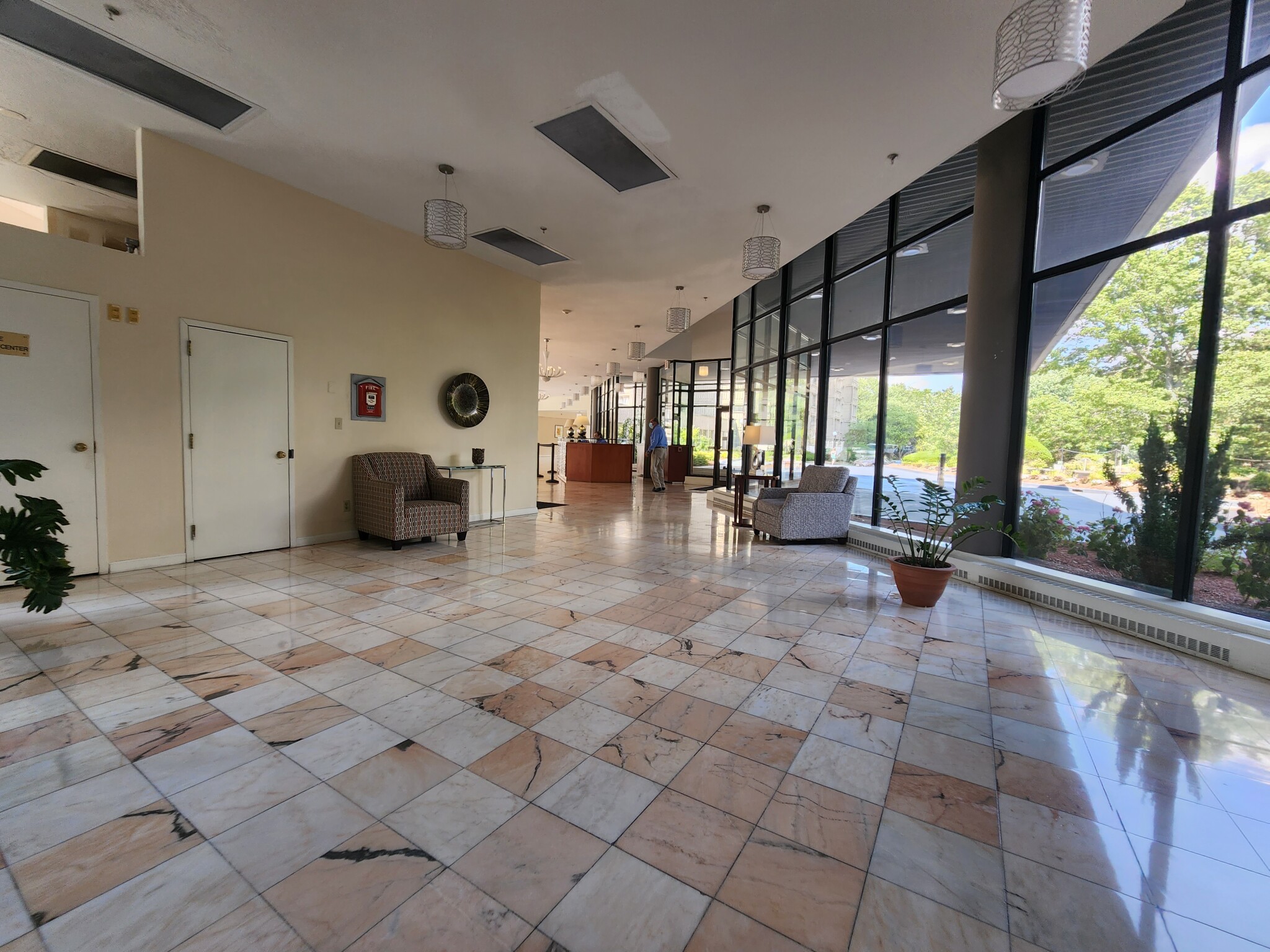 250 Hammond Pond Pkwy, Newton