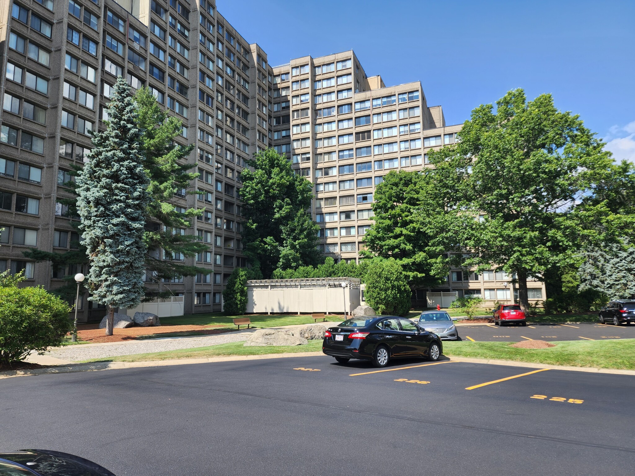 250 Hammond Pond Pkwy, Newton