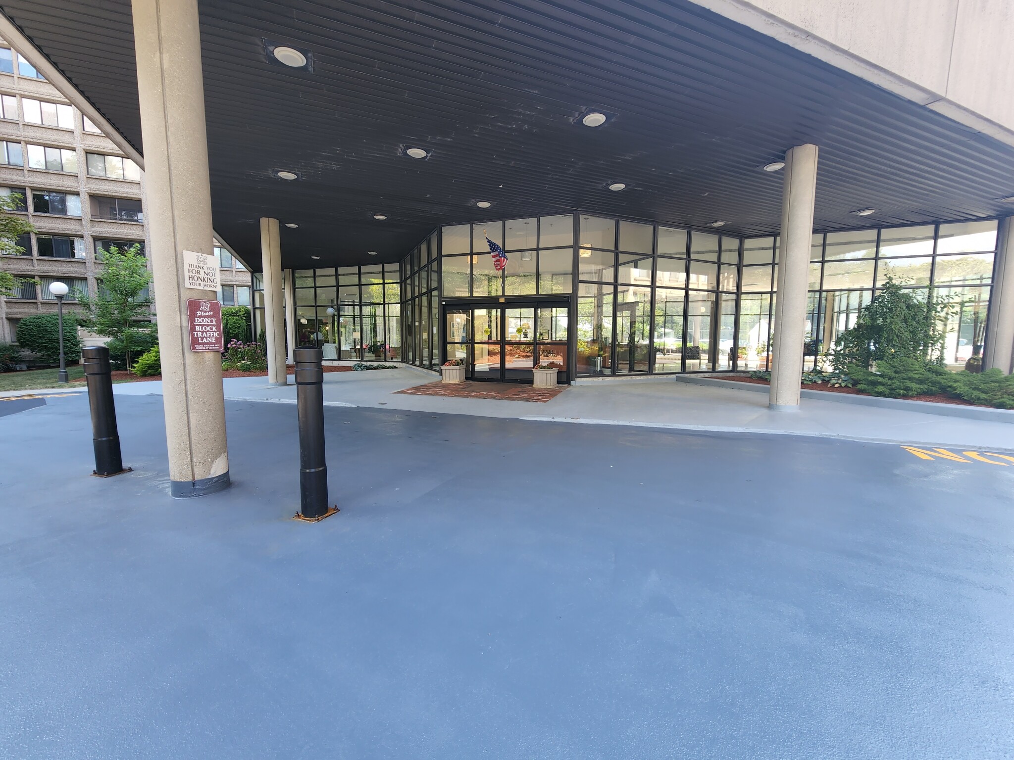 250 Hammond Pond Pkwy, Newton