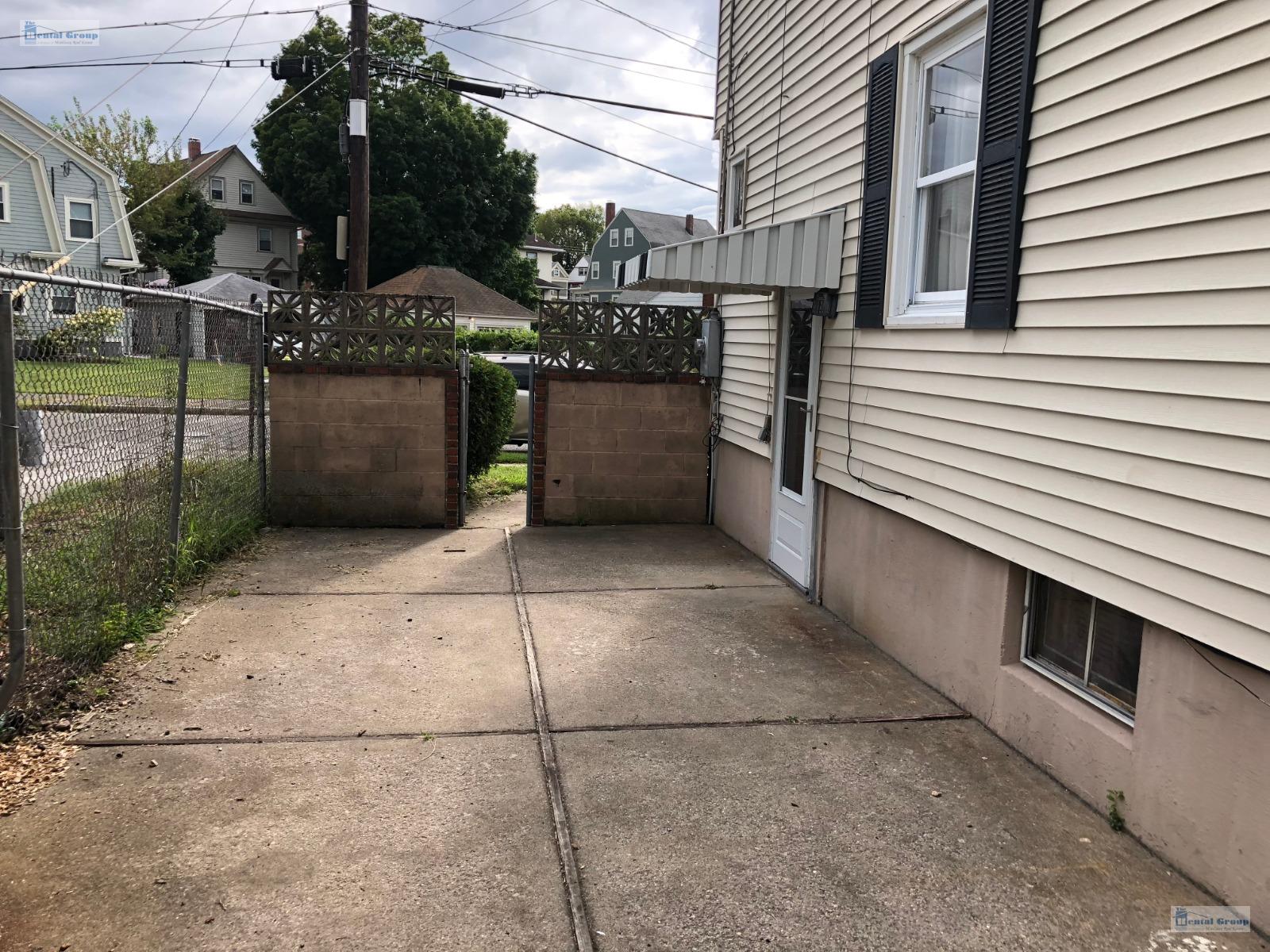 1 Tyler Ave, Medford