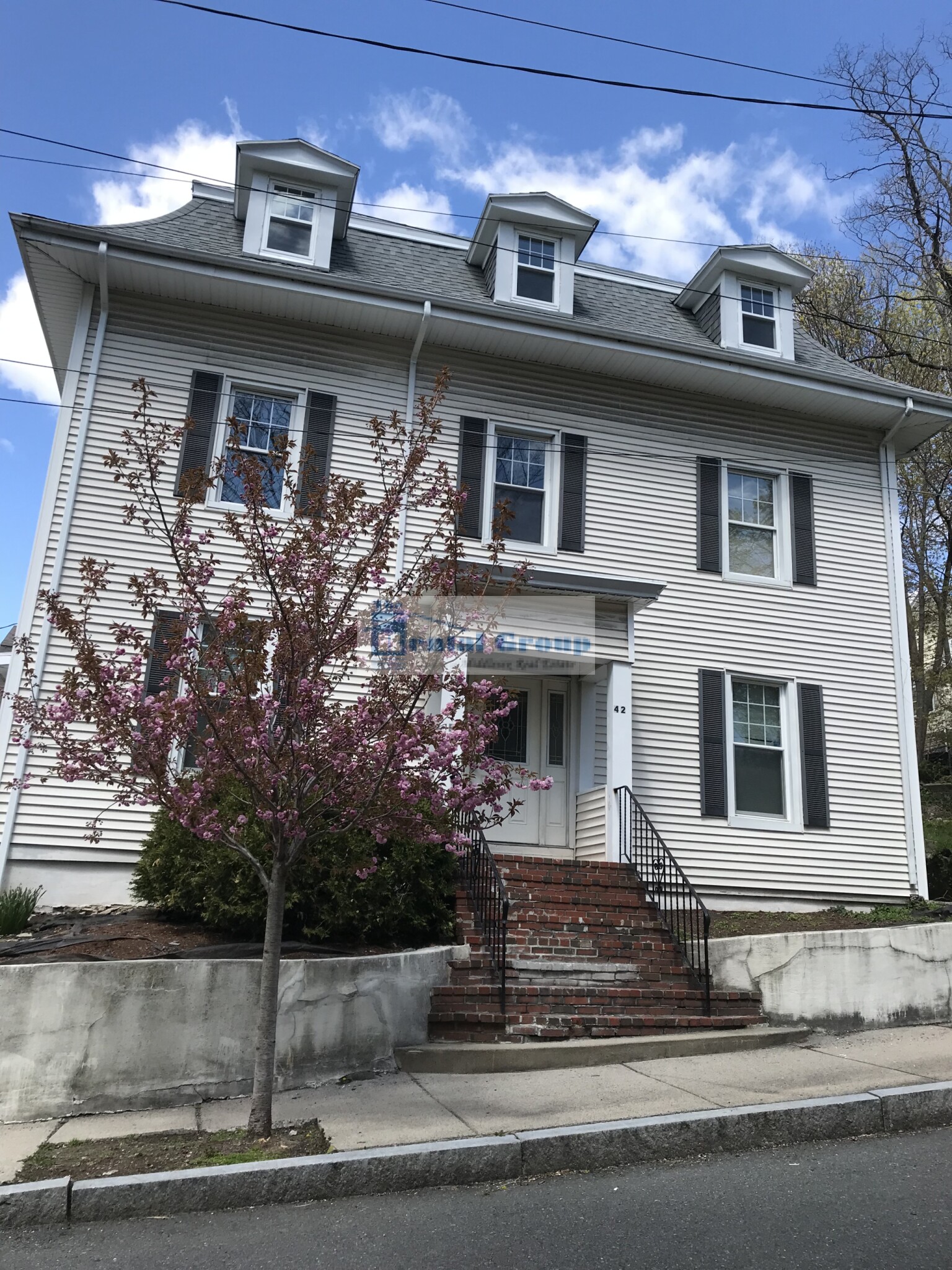 42 Irving St, Medford