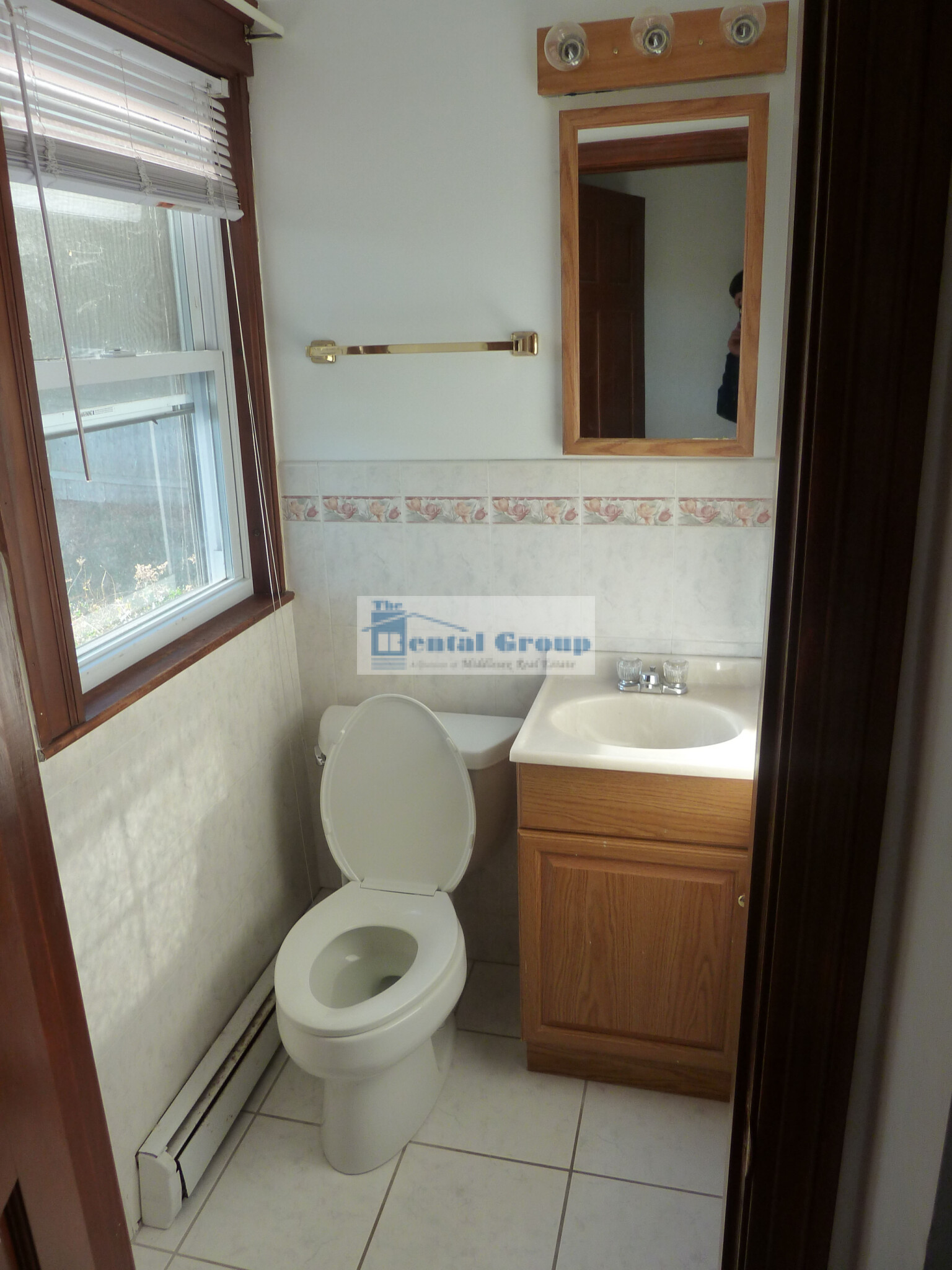 16 Iroquois Rd, Arlington