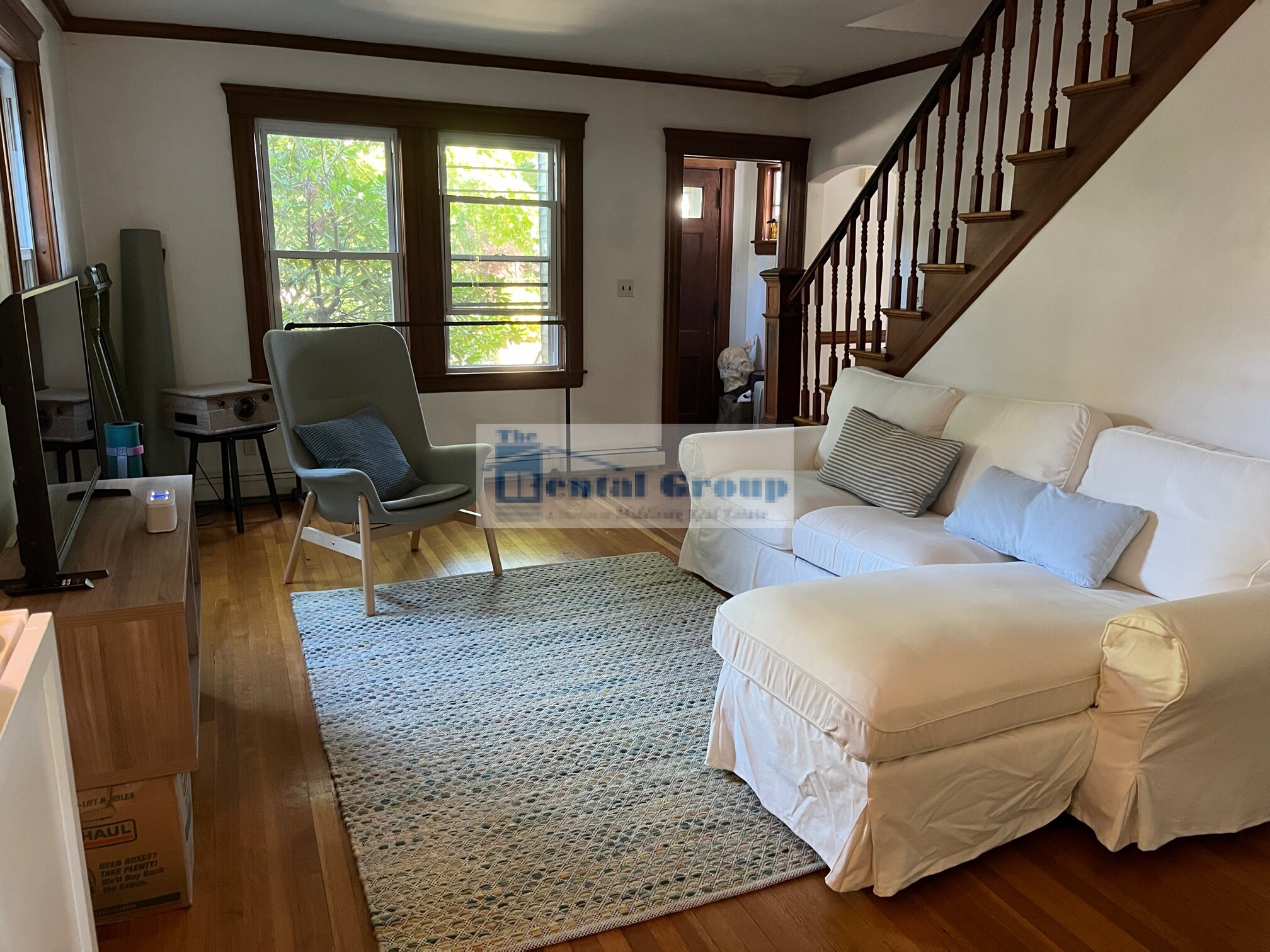 16 Iroquois Rd, Arlington