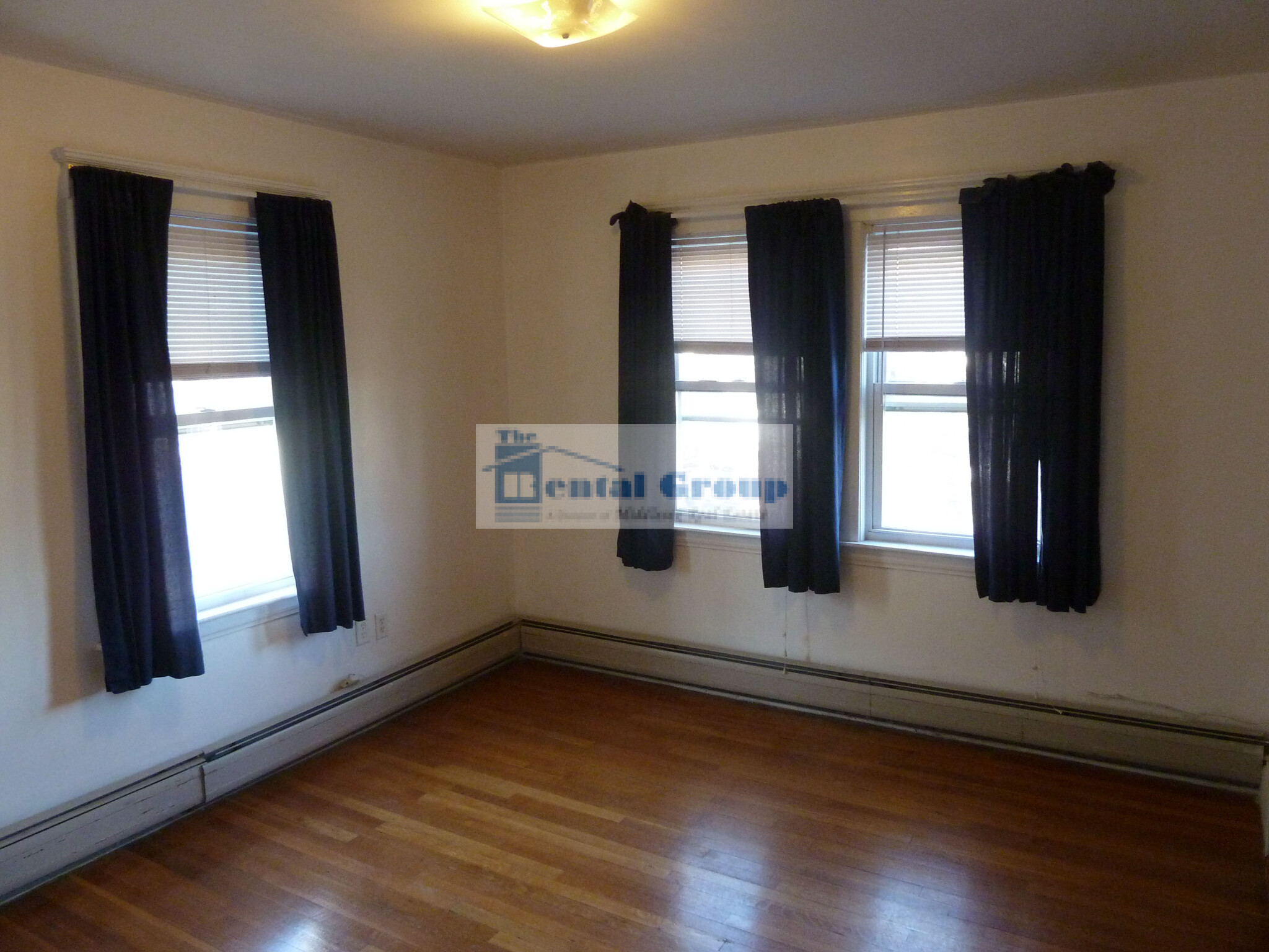 16 Iroquois Rd, Arlington