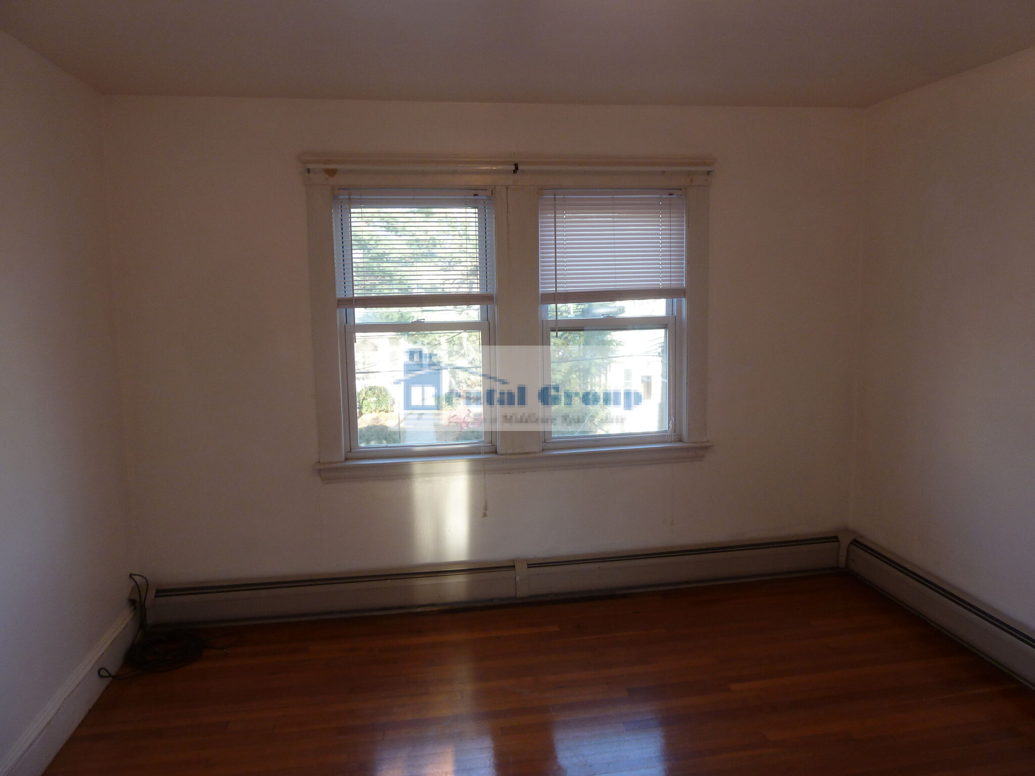 16 Iroquois Rd, Arlington