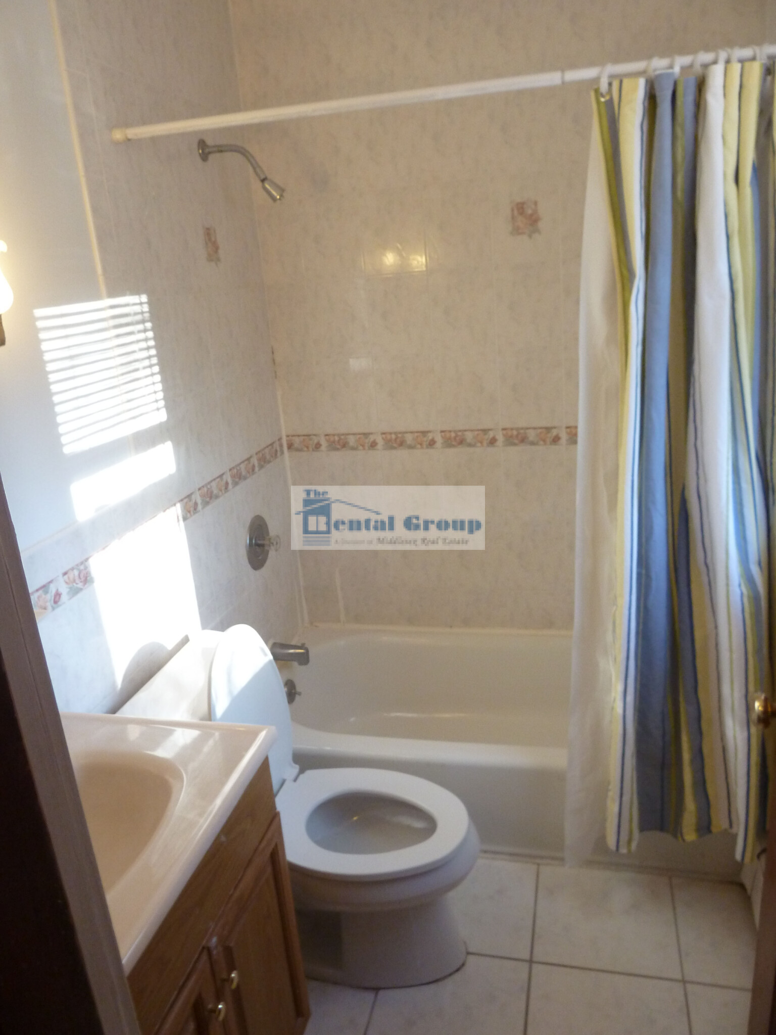 16 Iroquois Rd, Arlington