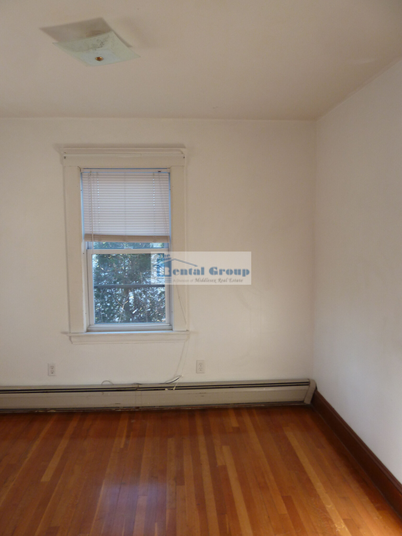 16 Iroquois Rd, Arlington