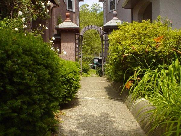 5 bed, 1 bath apartment for rent at 785 Washington St Unit 3, South End — photo 7 of 7
