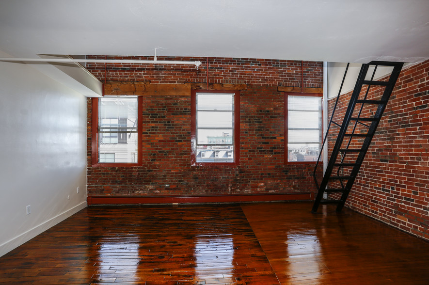 2 split bed, 1 bath apartment for rent at 791 Tremont St Unit W5111, South End — photo 2 of 27