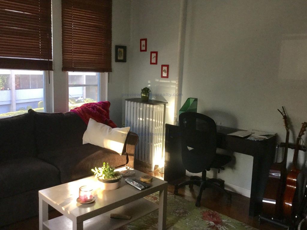1 bed, 1 bath apartment for rent at 32 Sidlaw Rd Unit 4, Brighton — photo 3 of 10