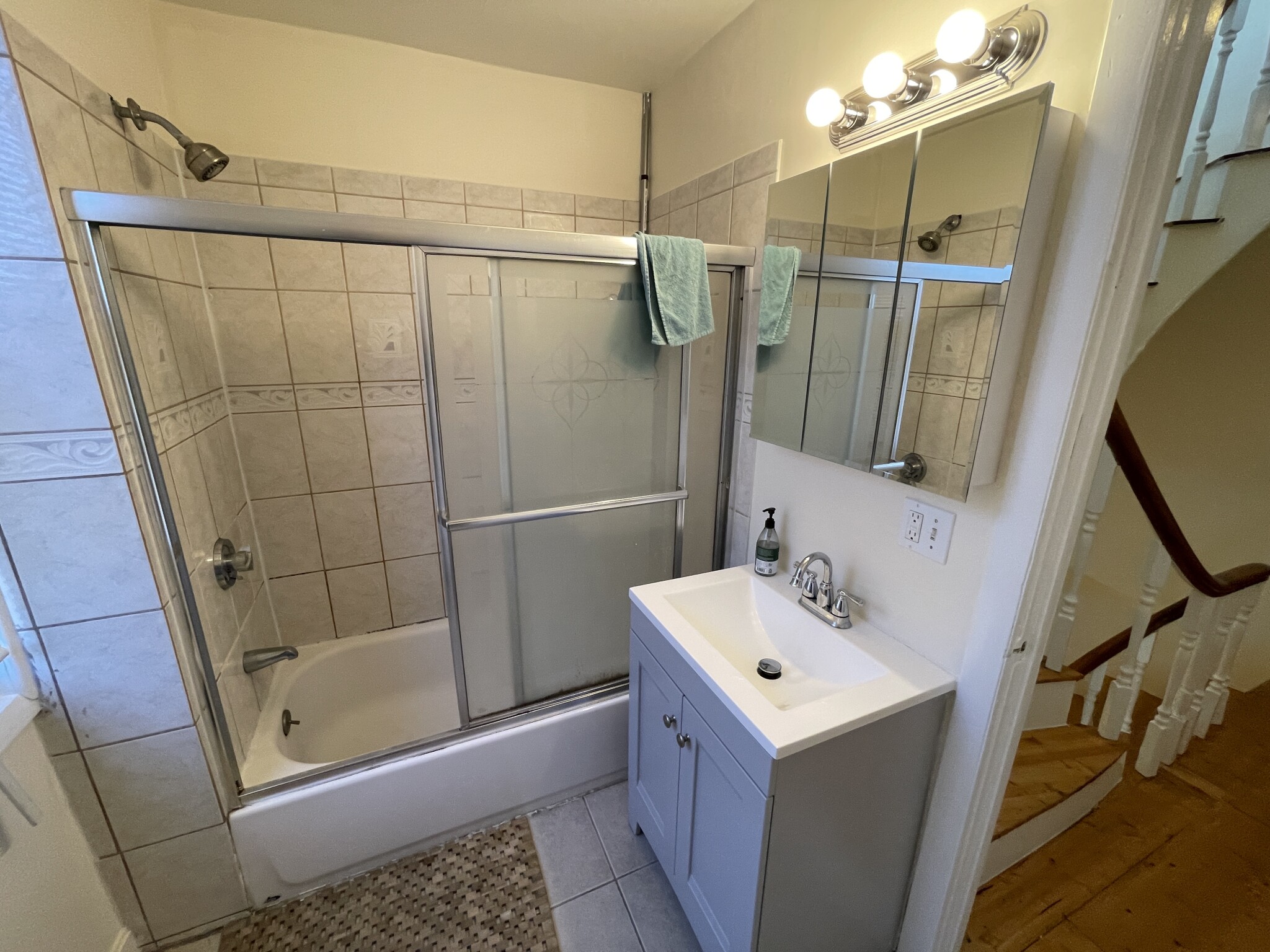 25 Mount Vernon St, East Somerville