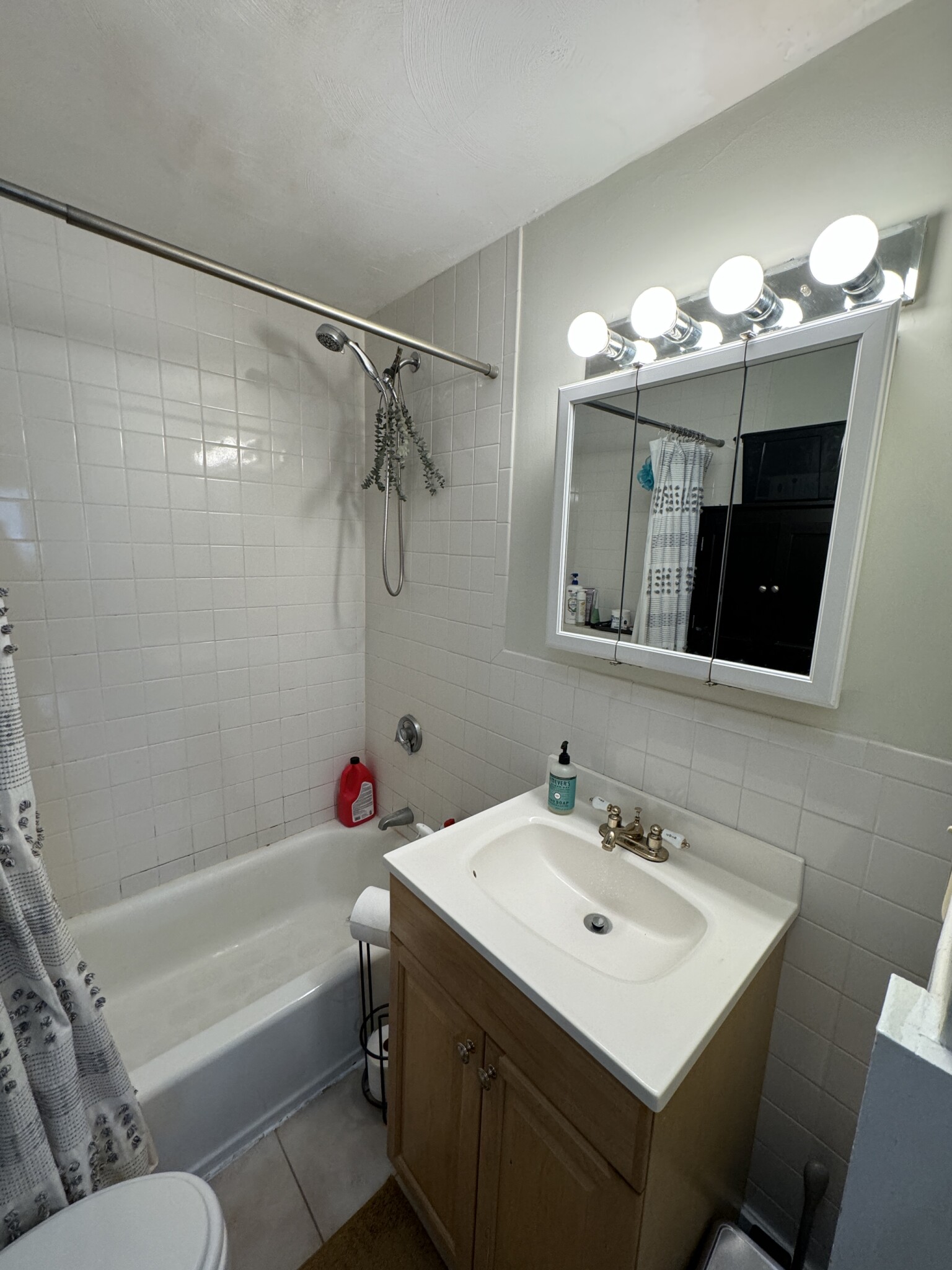 38 Bond St, Winter Hill