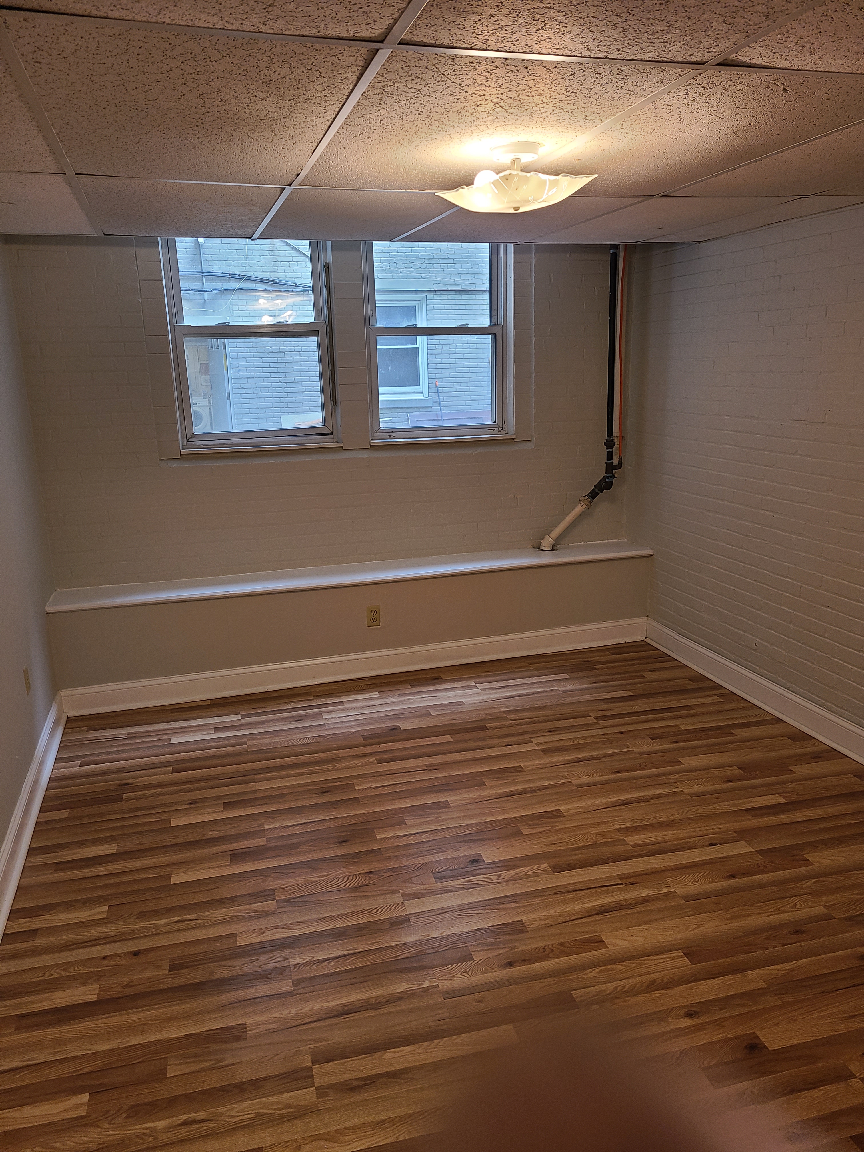 4 bed, 2 bath apartment for rent at 1186 Commonwealth Ave Unit 101, Allston — photo 31 of 54