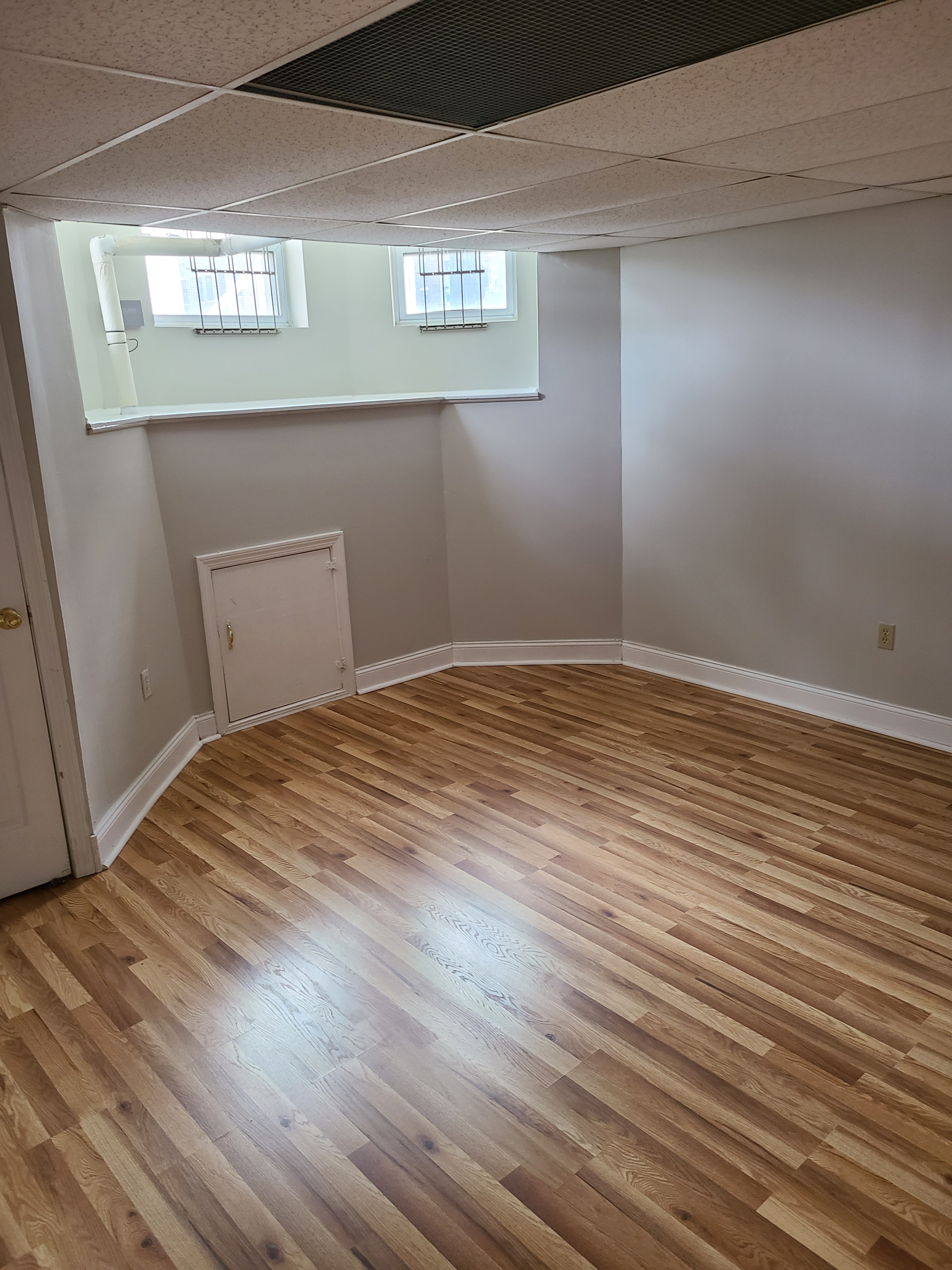 4 bed, 2 bath apartment for rent at 1186 Commonwealth Ave Unit 101, Allston — photo 34 of 54
