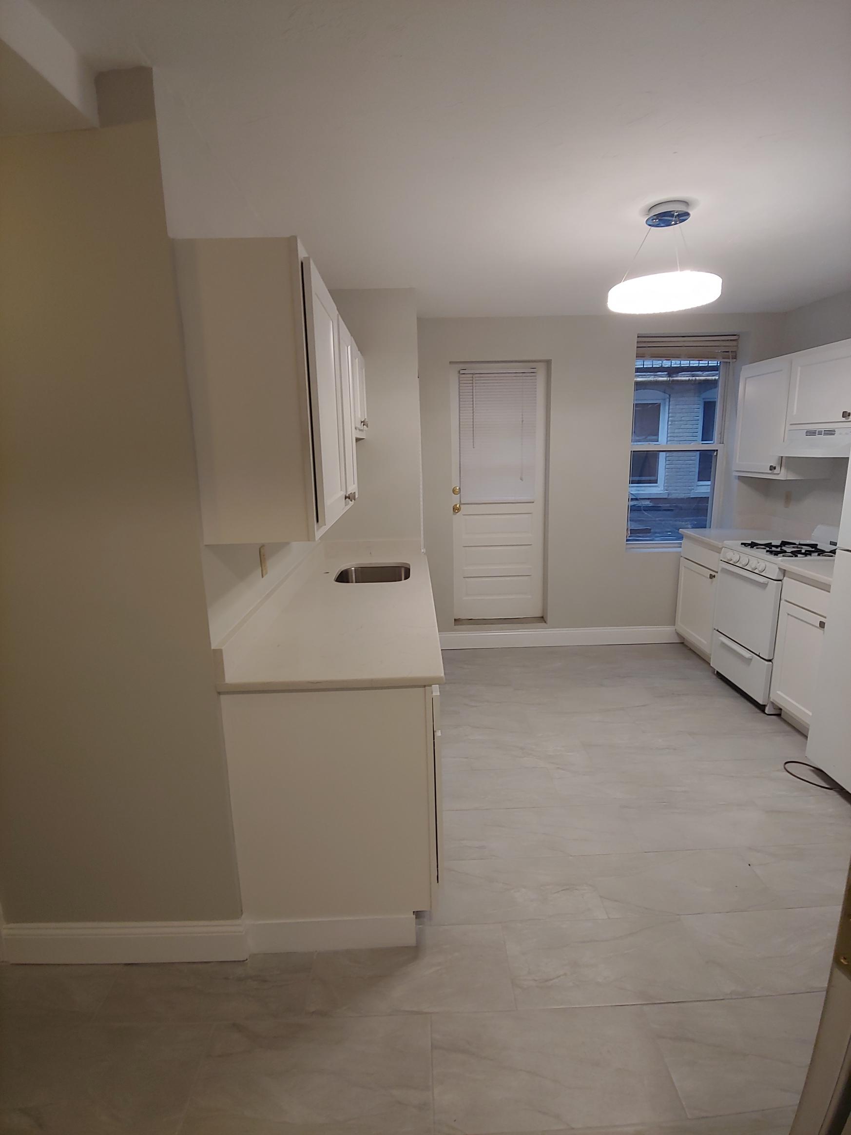 1 split bed, 1 bath apartment for rent at 224 Hanover St Unit 3, North End — photo 4 of 9