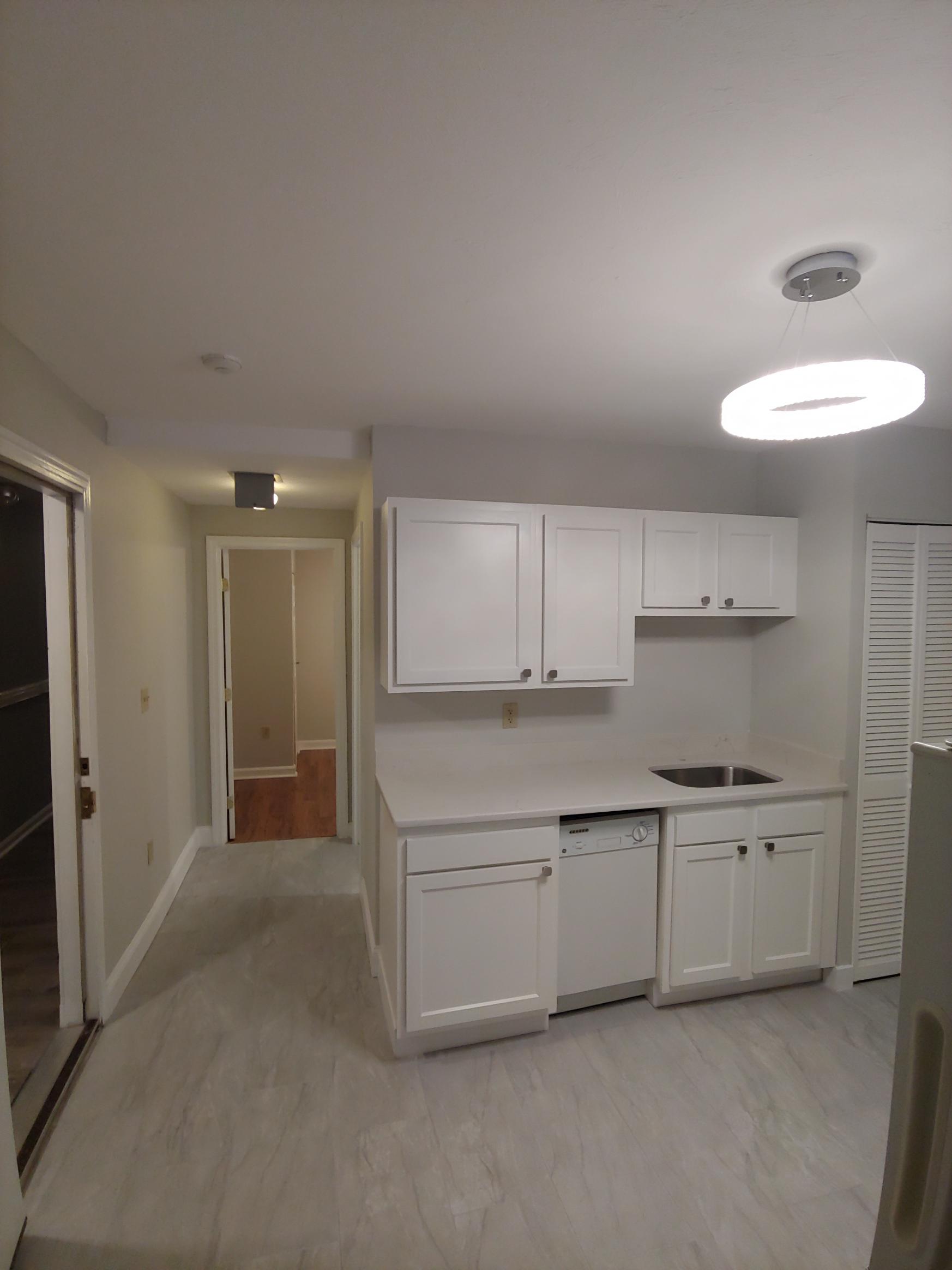 1 split bed, 1 bath apartment for rent at 224 Hanover St Unit 3, North End — photo 3 of 9
