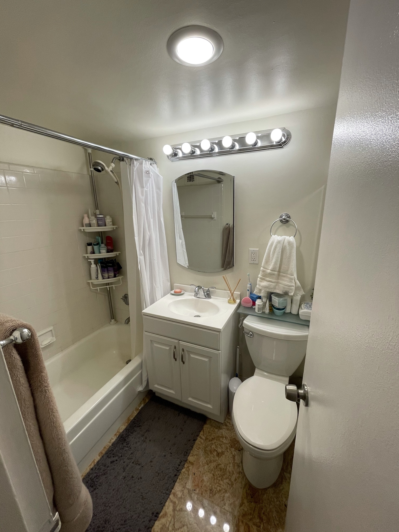 2 Hawthorne Pl, West End