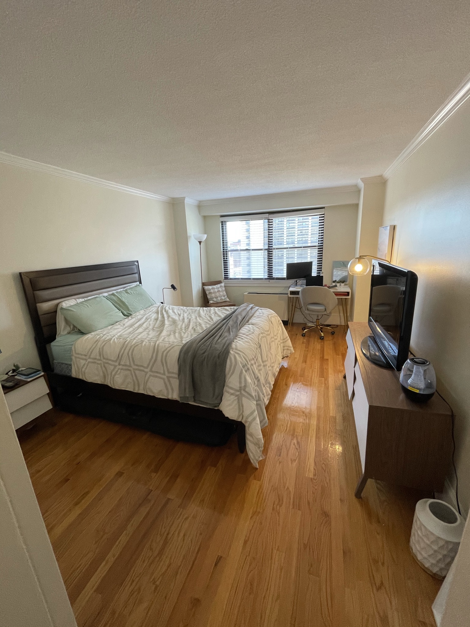 2 Hawthorne Pl, West End