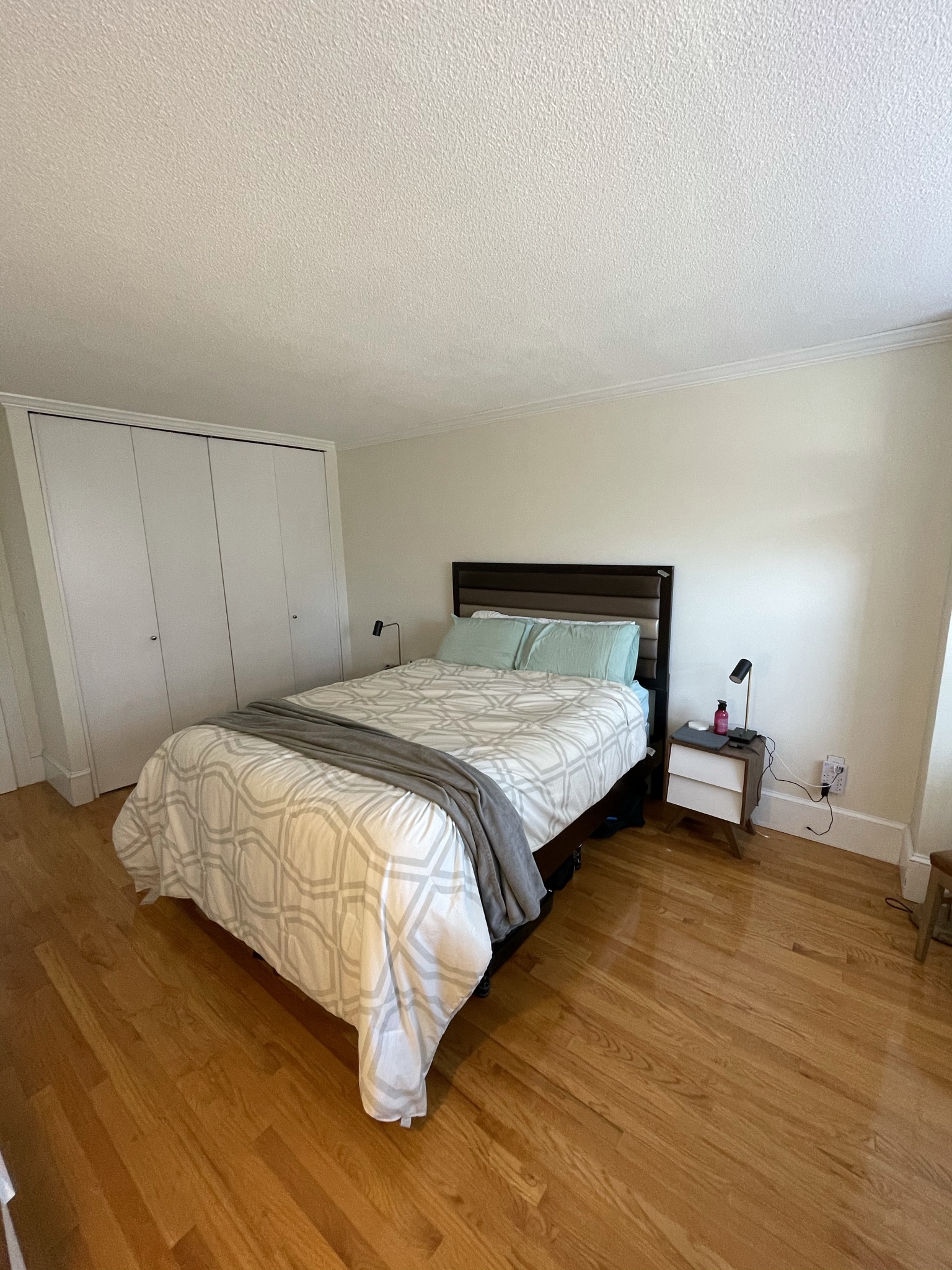 2 Hawthorne Pl, West End