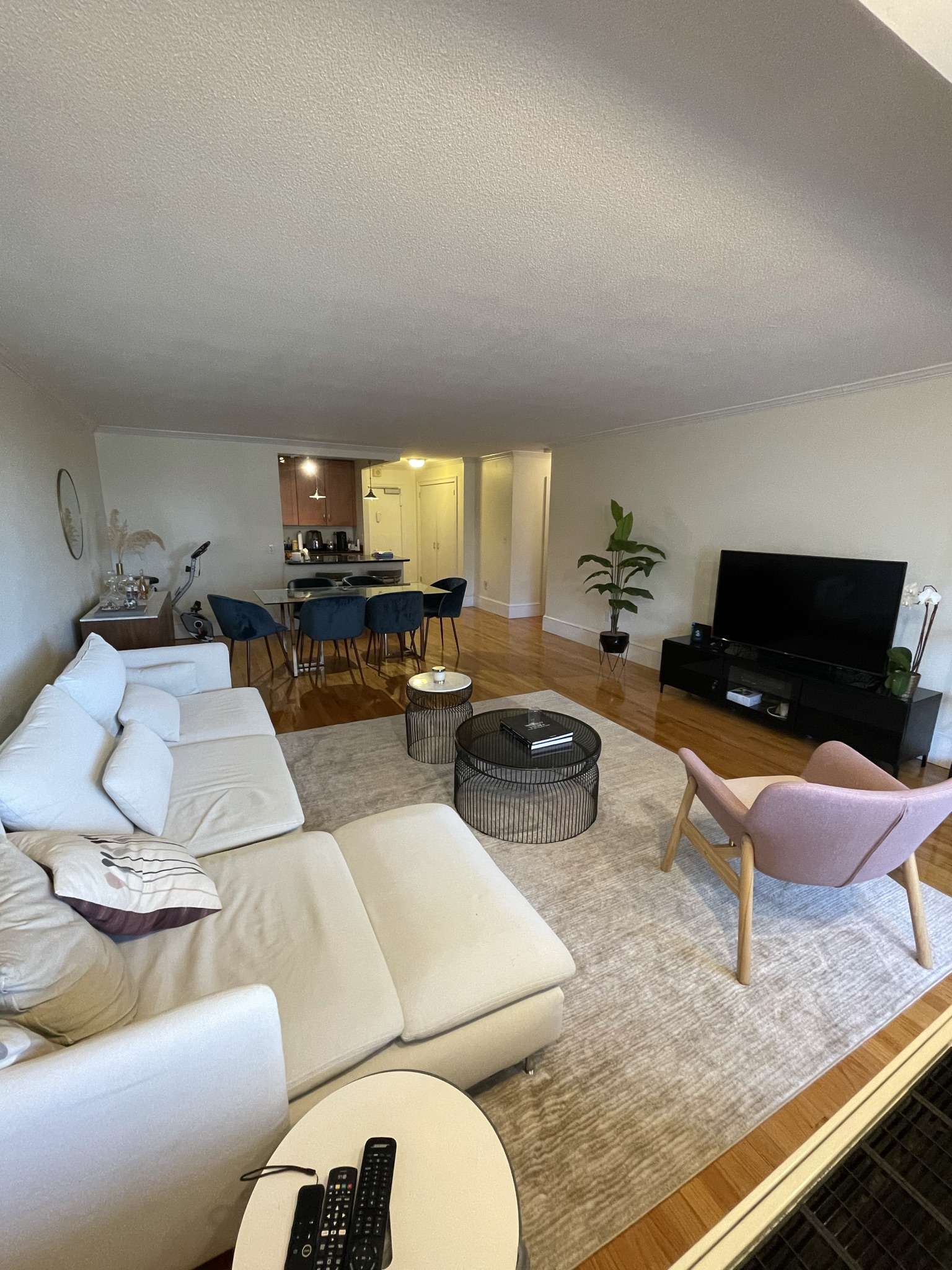 2 Hawthorne Pl, West End