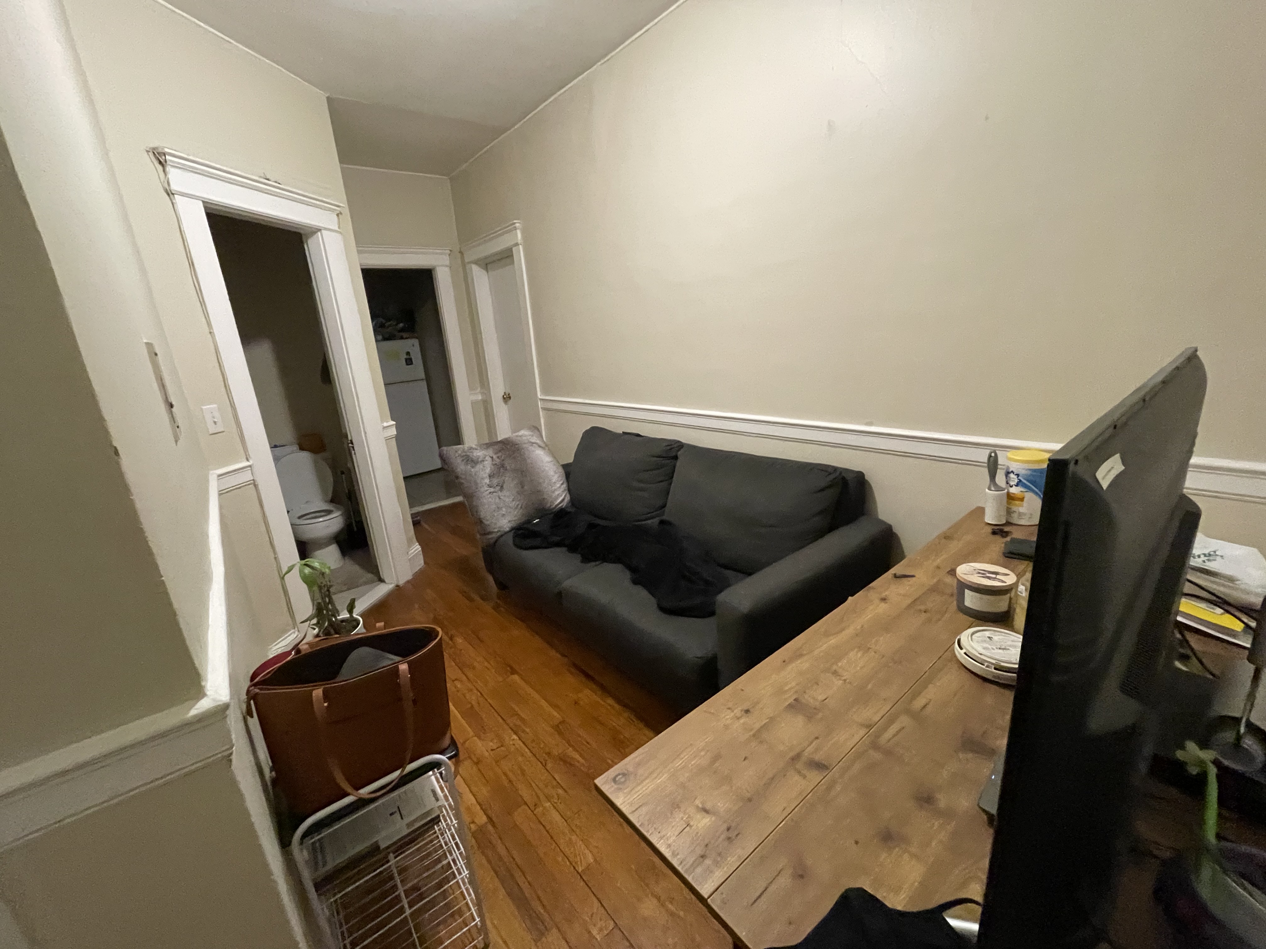 1 split bed, 1 bath apartment for rent at 1195 Commonwealth Ave Unit 20, Allston — photo 6 of 7
