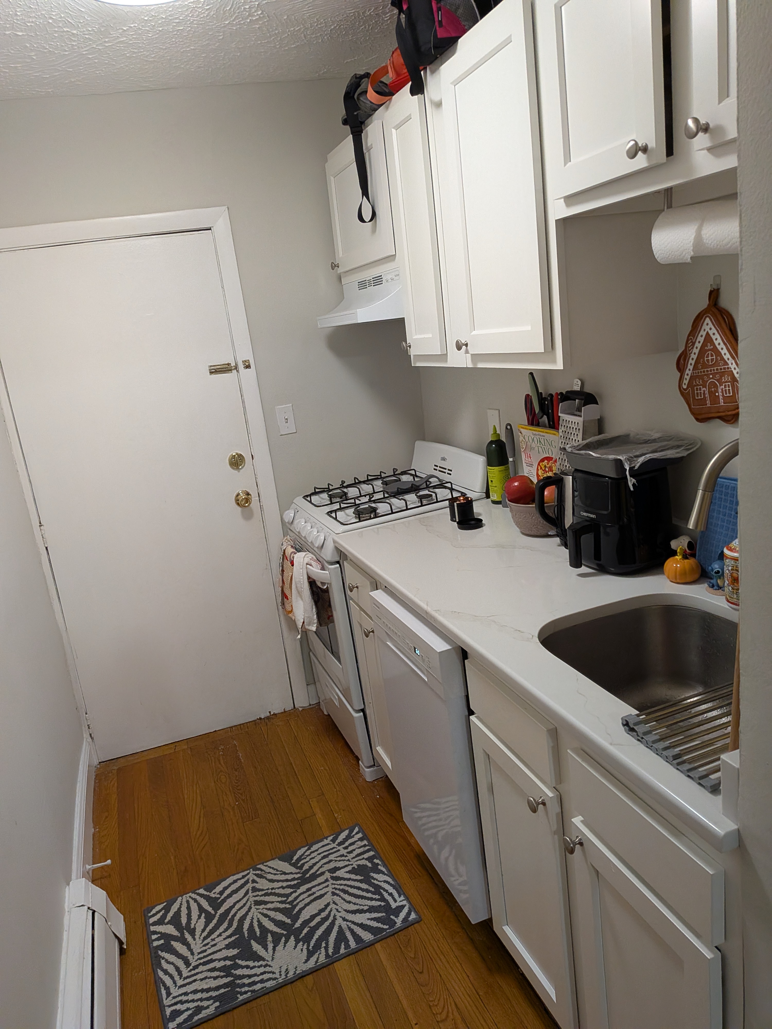 Photos of apartment on Sheafe St.,Boston MA 02113