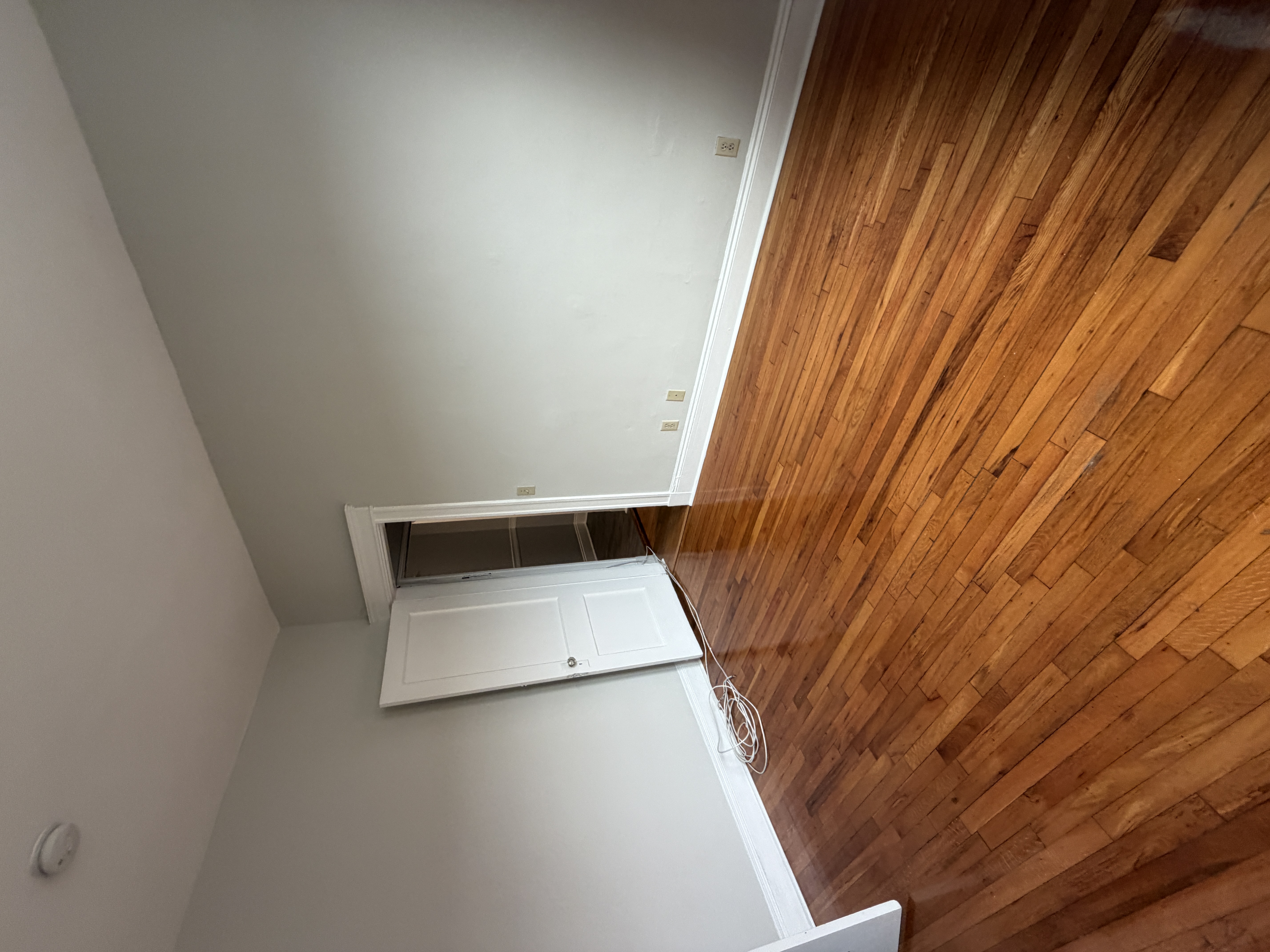 Photos of apartment on Commonwealth Ave.,Boston MA 02134