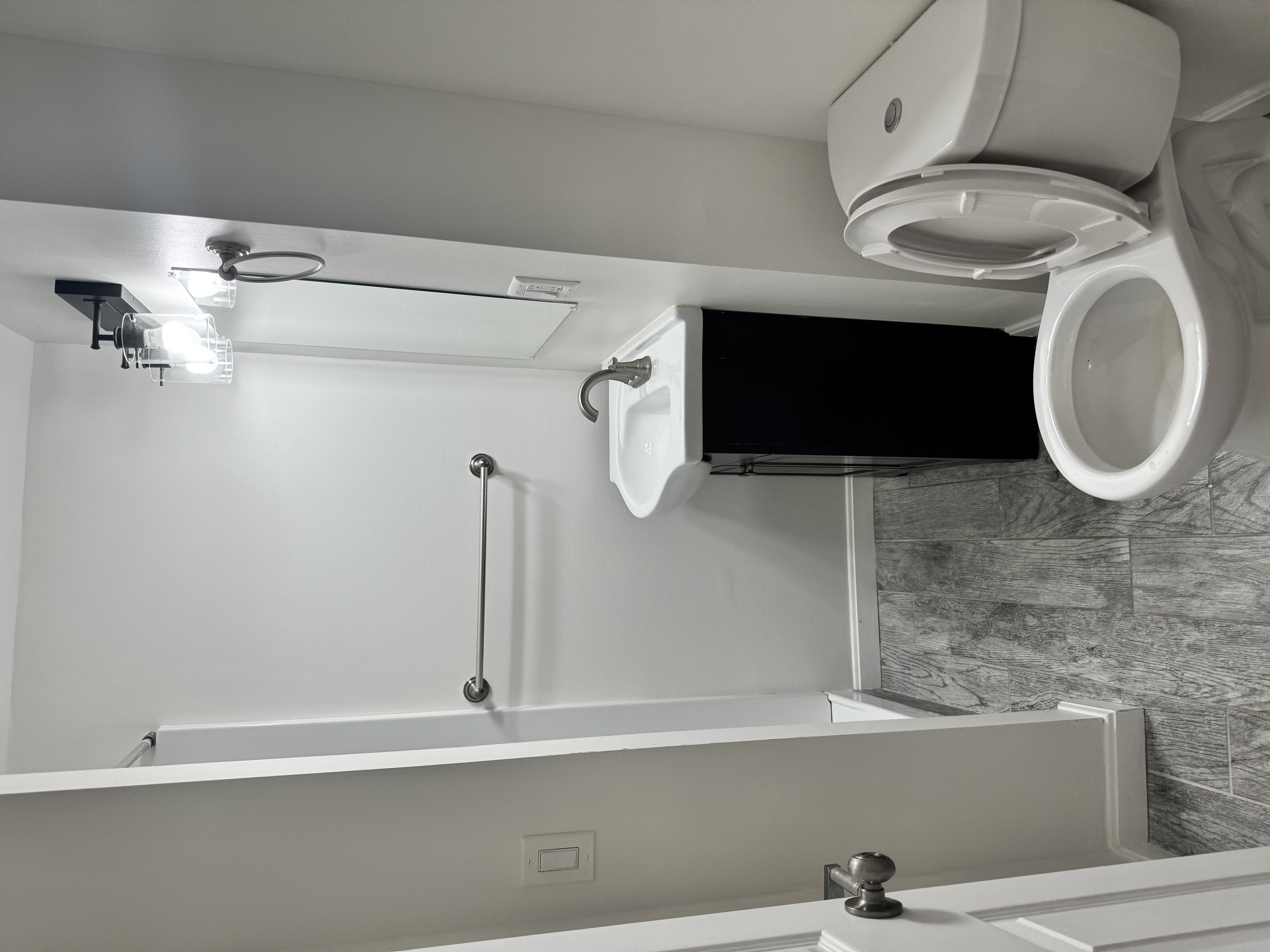 Photos of apartment on Hanover St.,Boston MA 02113
