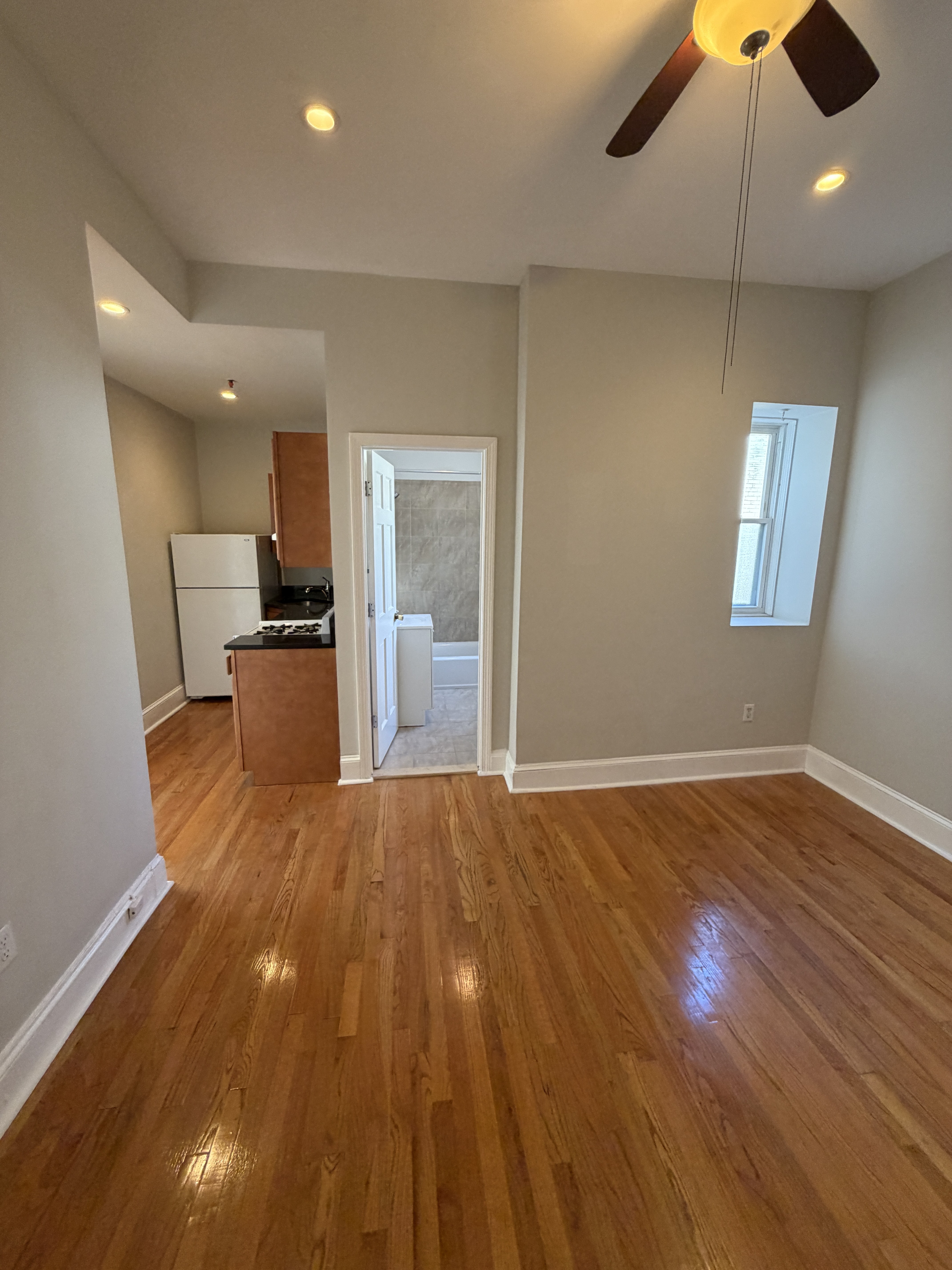 Pictures of  property for rent on Commonwealth Ave., Boston, MA 02134