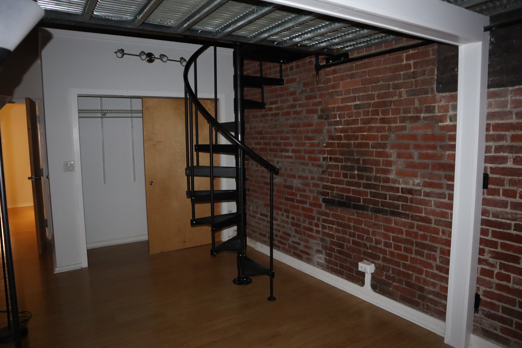 Photos of apartment on Friend St.,Boston MA 02113