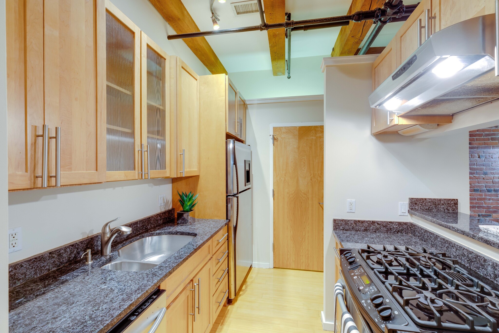 254 Friend St, West End