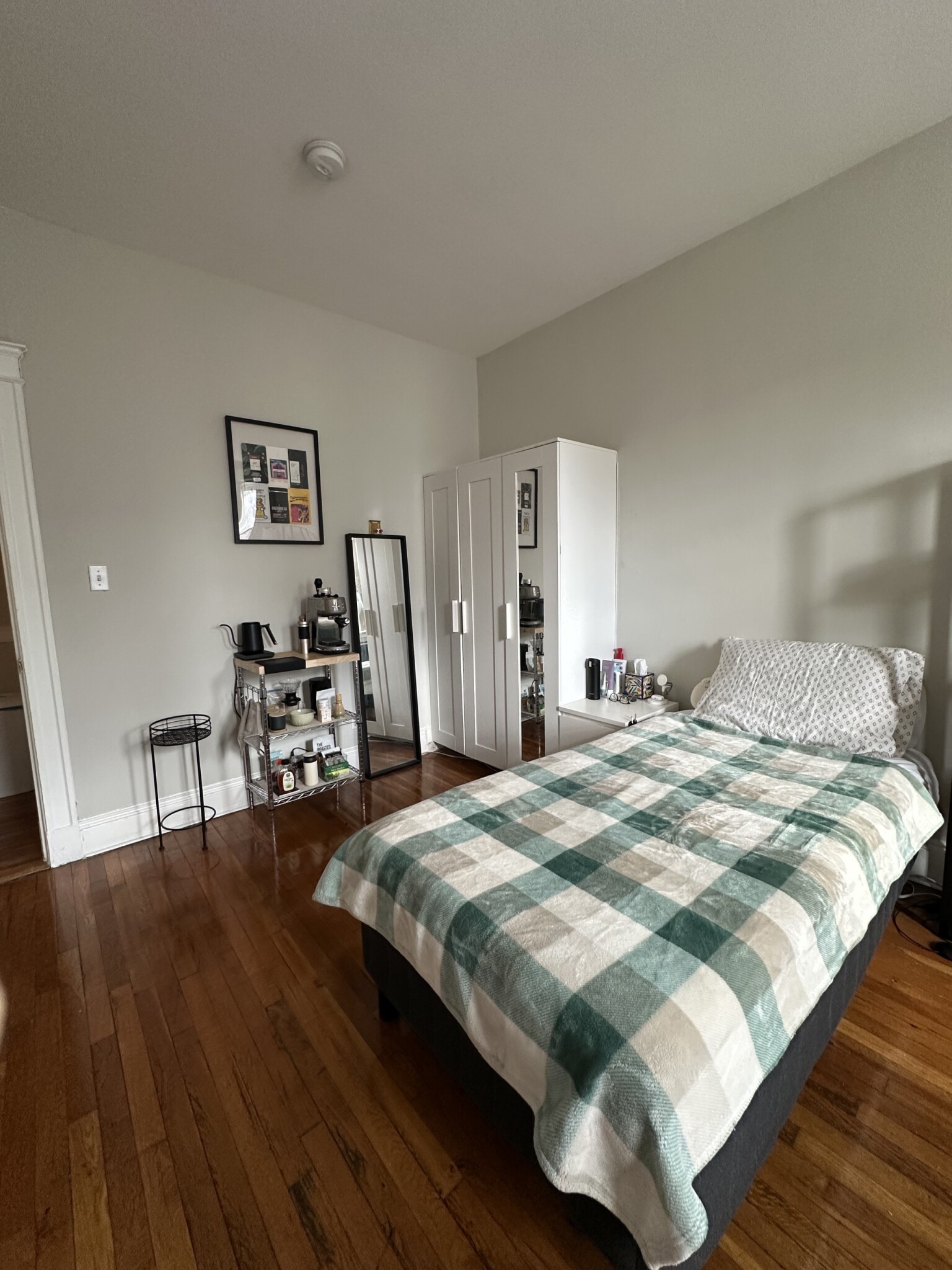 Photos of apartment on Commonwealth Ave.,Boston MA 02134