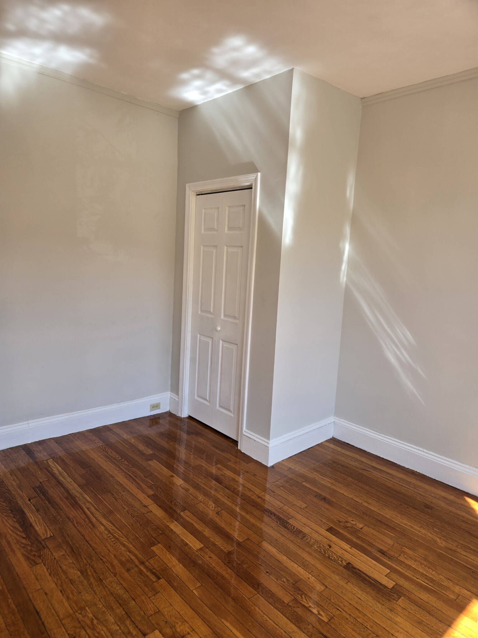 Photos of apartment on Commonwealth Ave.,Boston MA 02134