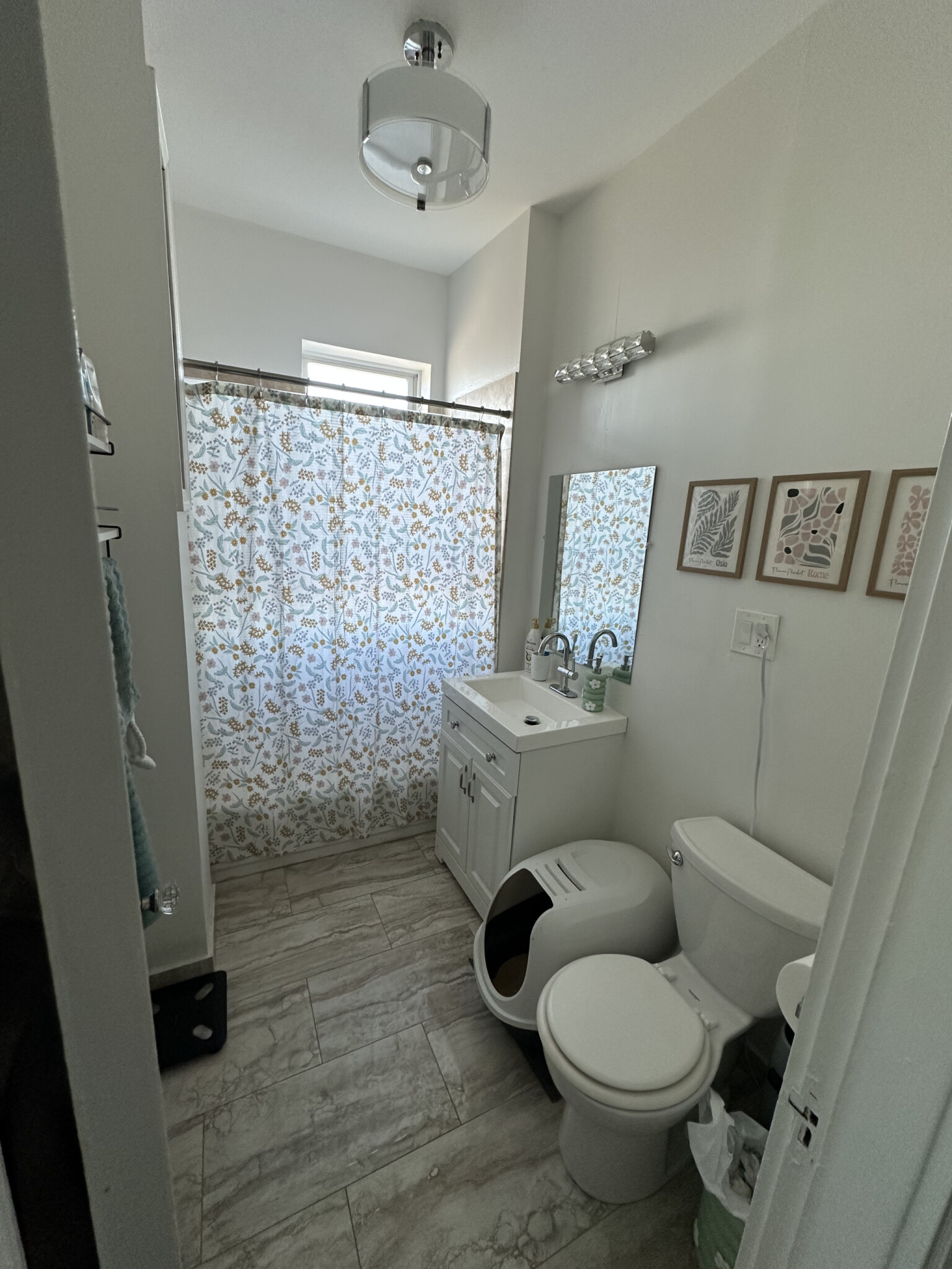 Photos of apartment on Commonwealth Ave.,Boston MA 02134