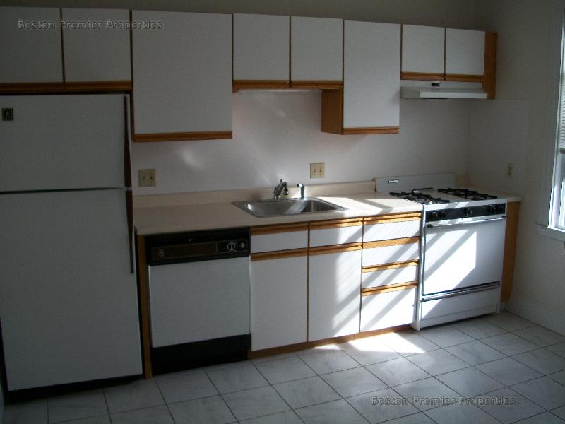 2 bed, 2 bath apartment for rent at 74 Independence Ave Unit 2, Quincy — photo 1 of 11