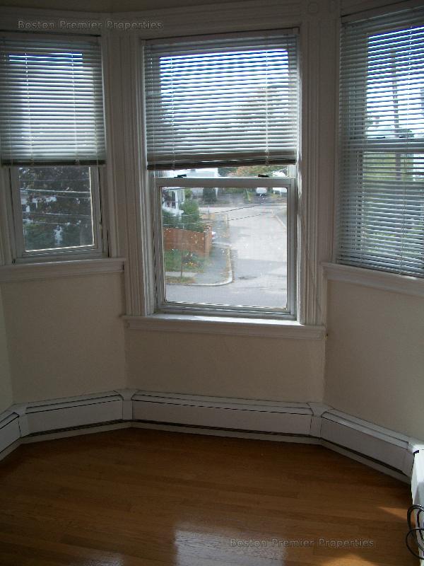 2 bed, 2 bath apartment for rent at 74 Independence Ave Unit 2, Quincy — photo 4 of 11