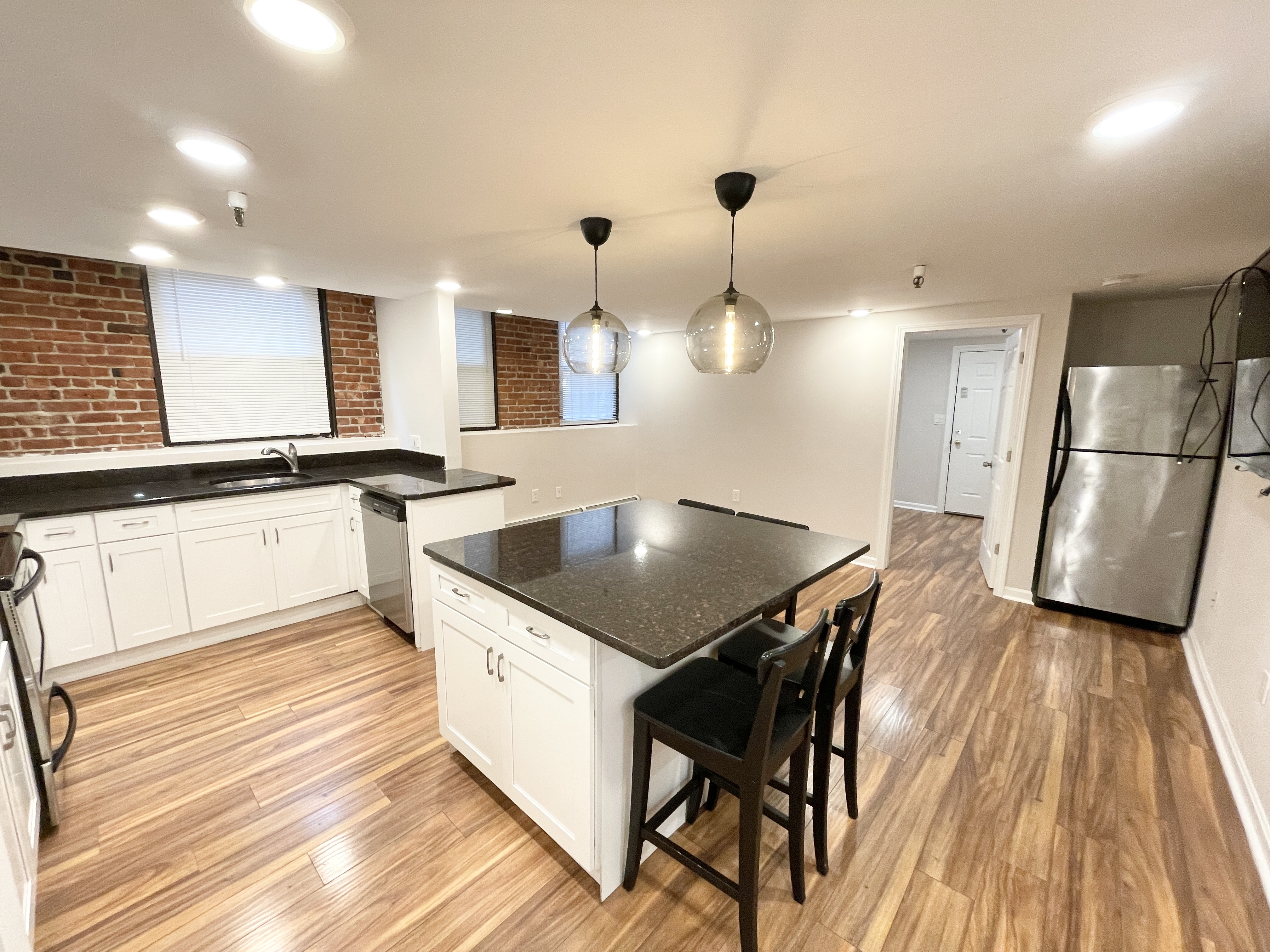 4 bed, 2 bath apartment for rent at 39 Hemenway St Unit 27, Fenway — photo 11 of 21