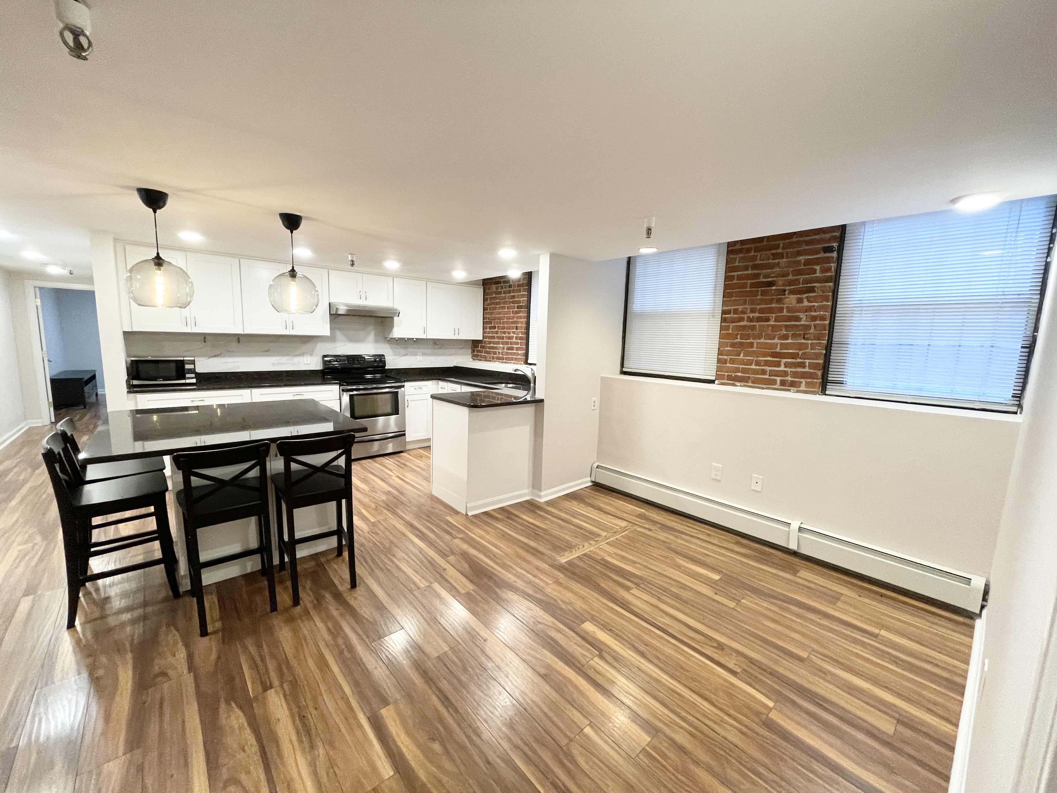 4 bed, 2 bath apartment for rent at 39 Hemenway St Unit 27, Fenway — photo 2 of 21