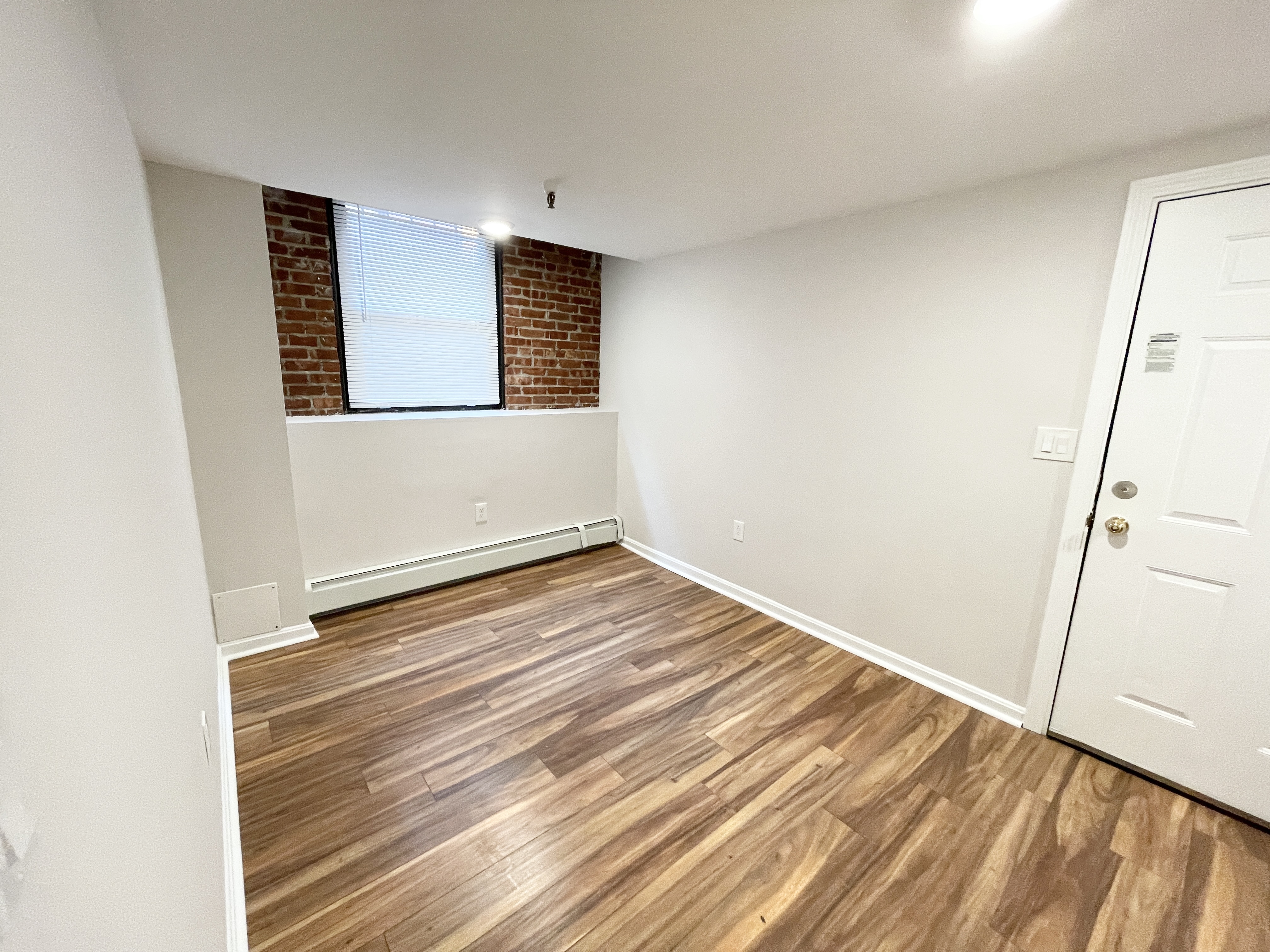 4 bed, 2 bath apartment for rent at 39 Hemenway St Unit 27, Fenway — photo 14 of 21