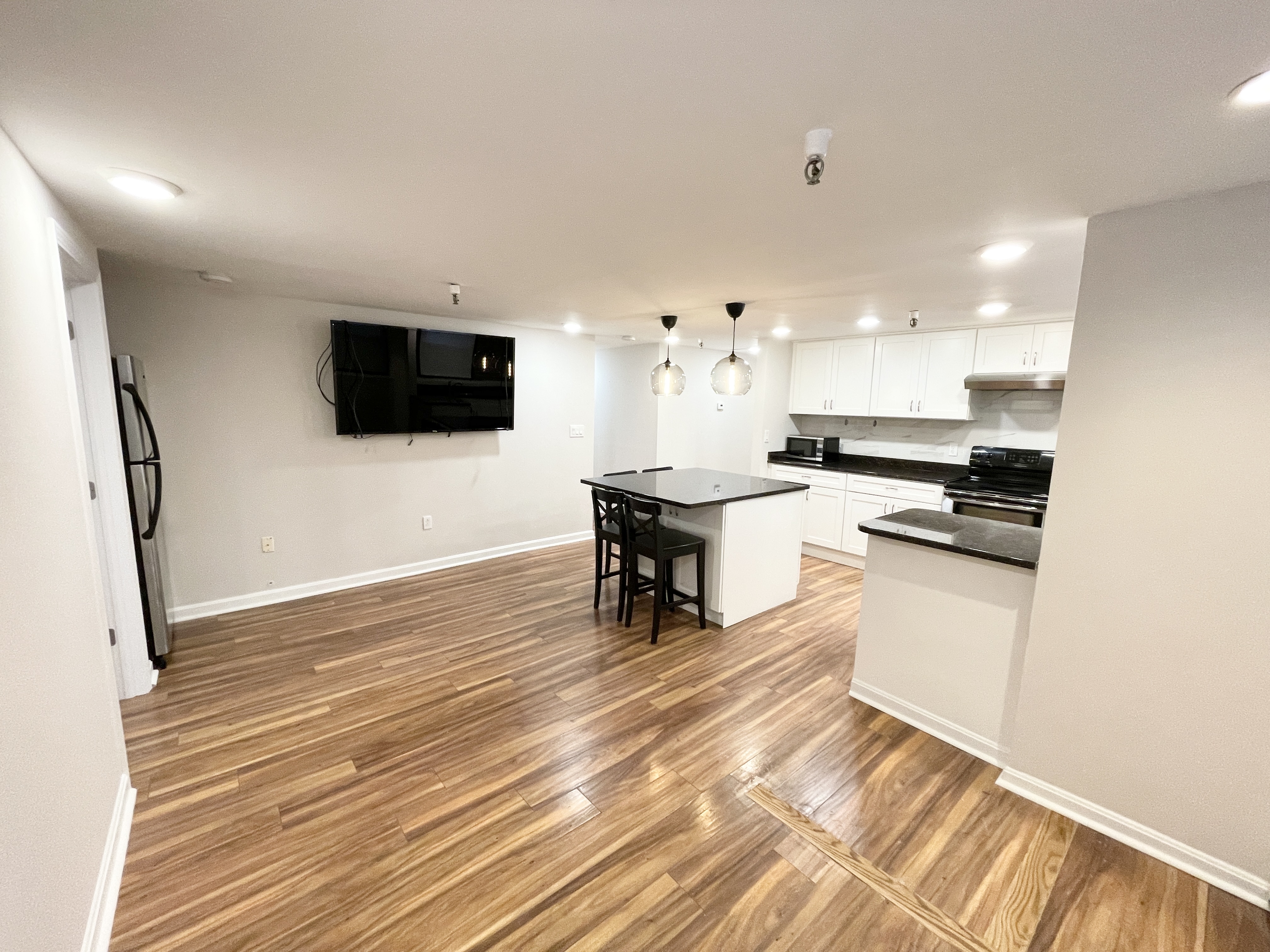 4 bed, 2 bath apartment for rent at 39 Hemenway St Unit 27, Fenway — photo 17 of 21