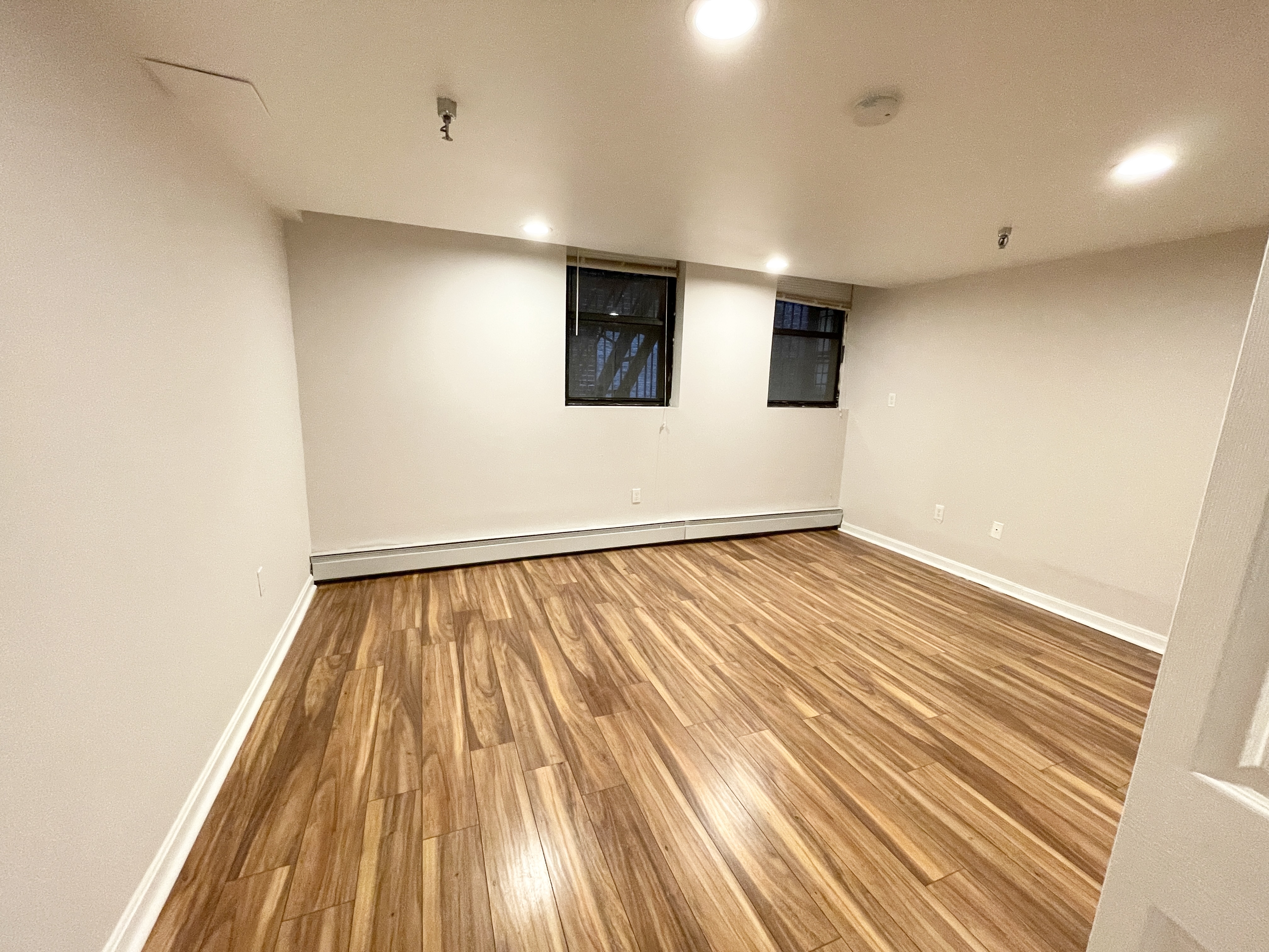 4 bed, 2 bath apartment for rent at 39 Hemenway St Unit 27, Fenway — photo 19 of 21