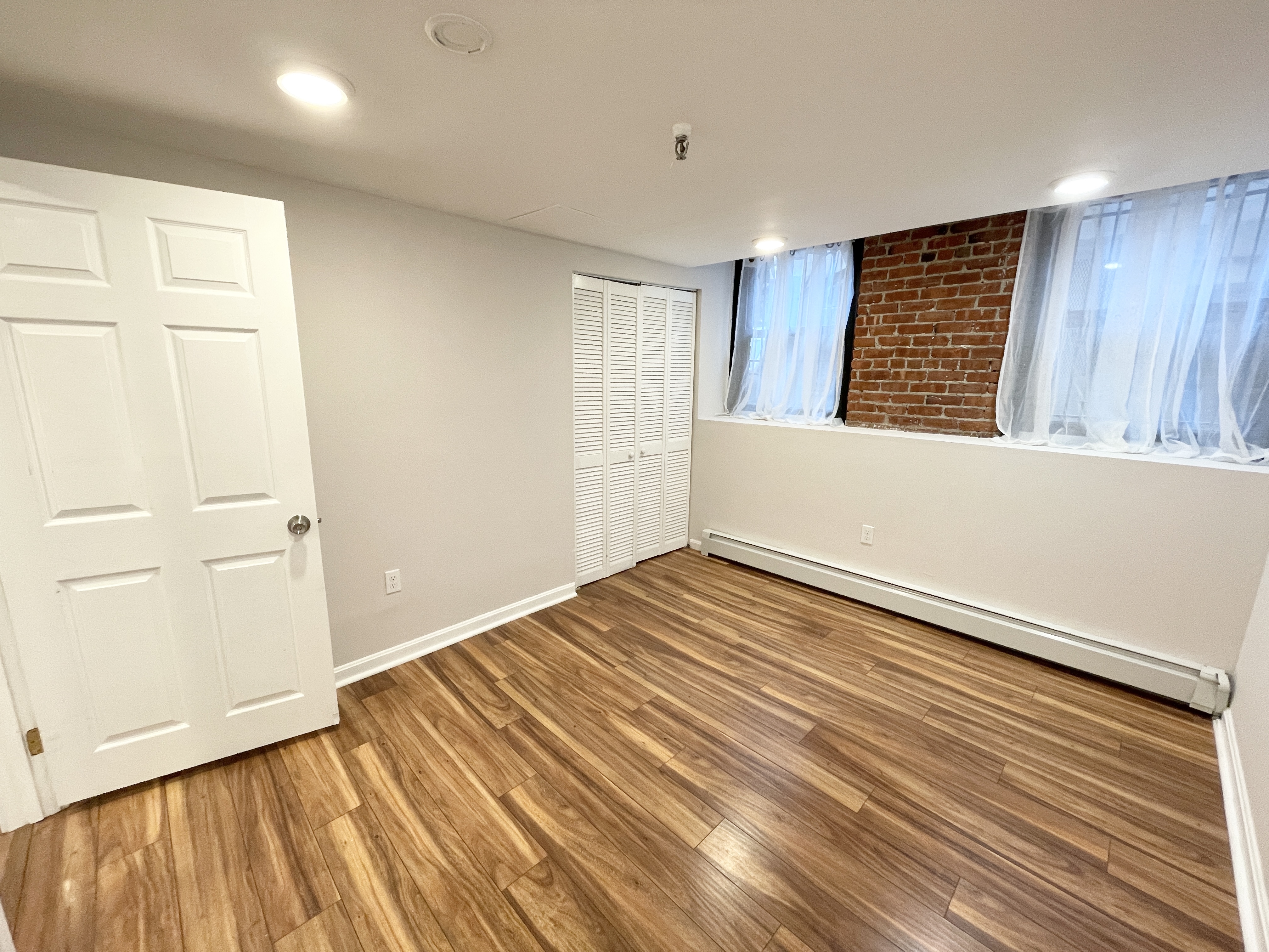 4 bed, 2 bath apartment for rent at 39 Hemenway St Unit 27, Fenway — photo 9 of 21