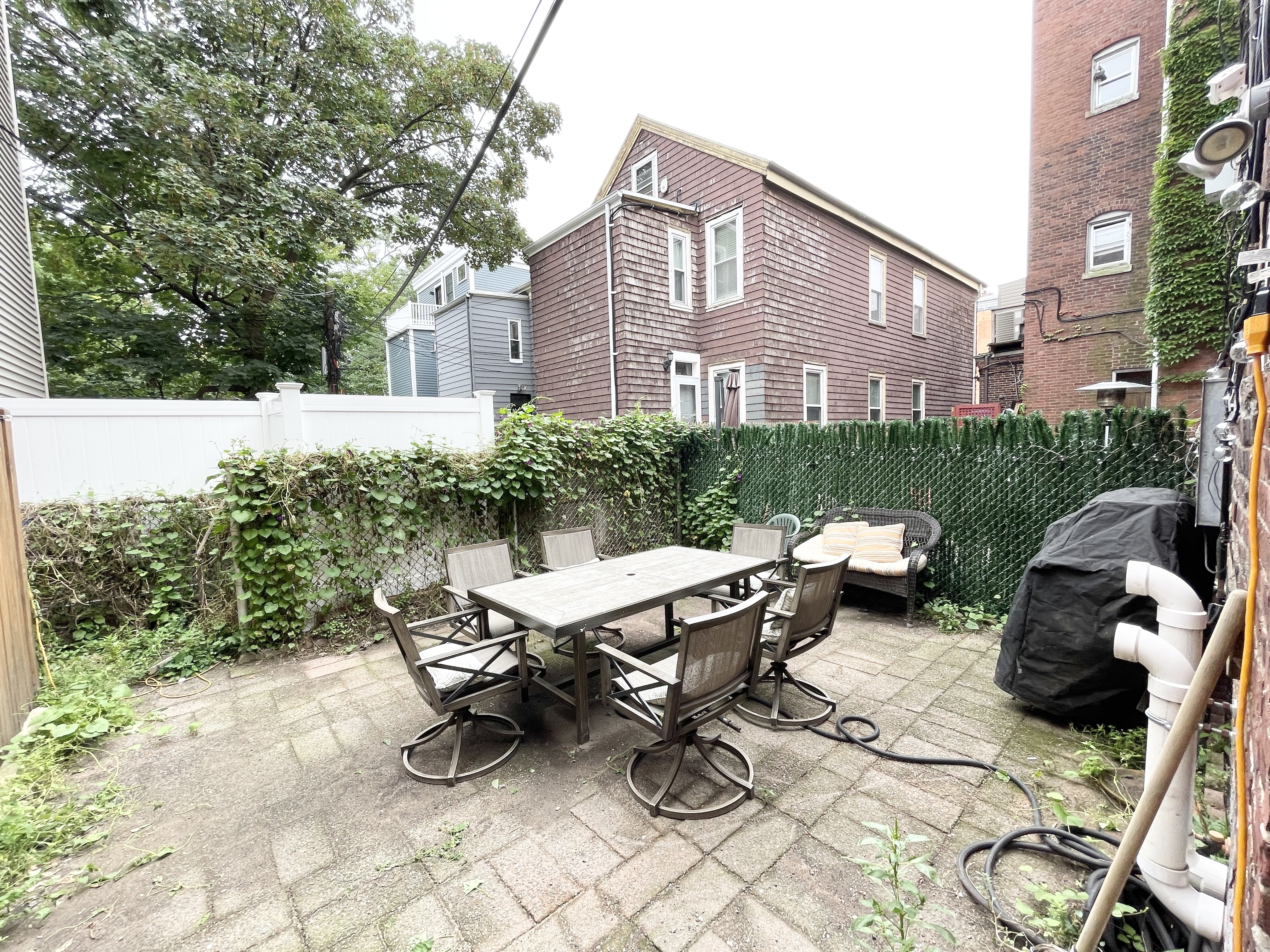 5 bed, 2.5 bath apartment for rent at 98 L Unit Townhouse, South Boston — photo 8 of 24