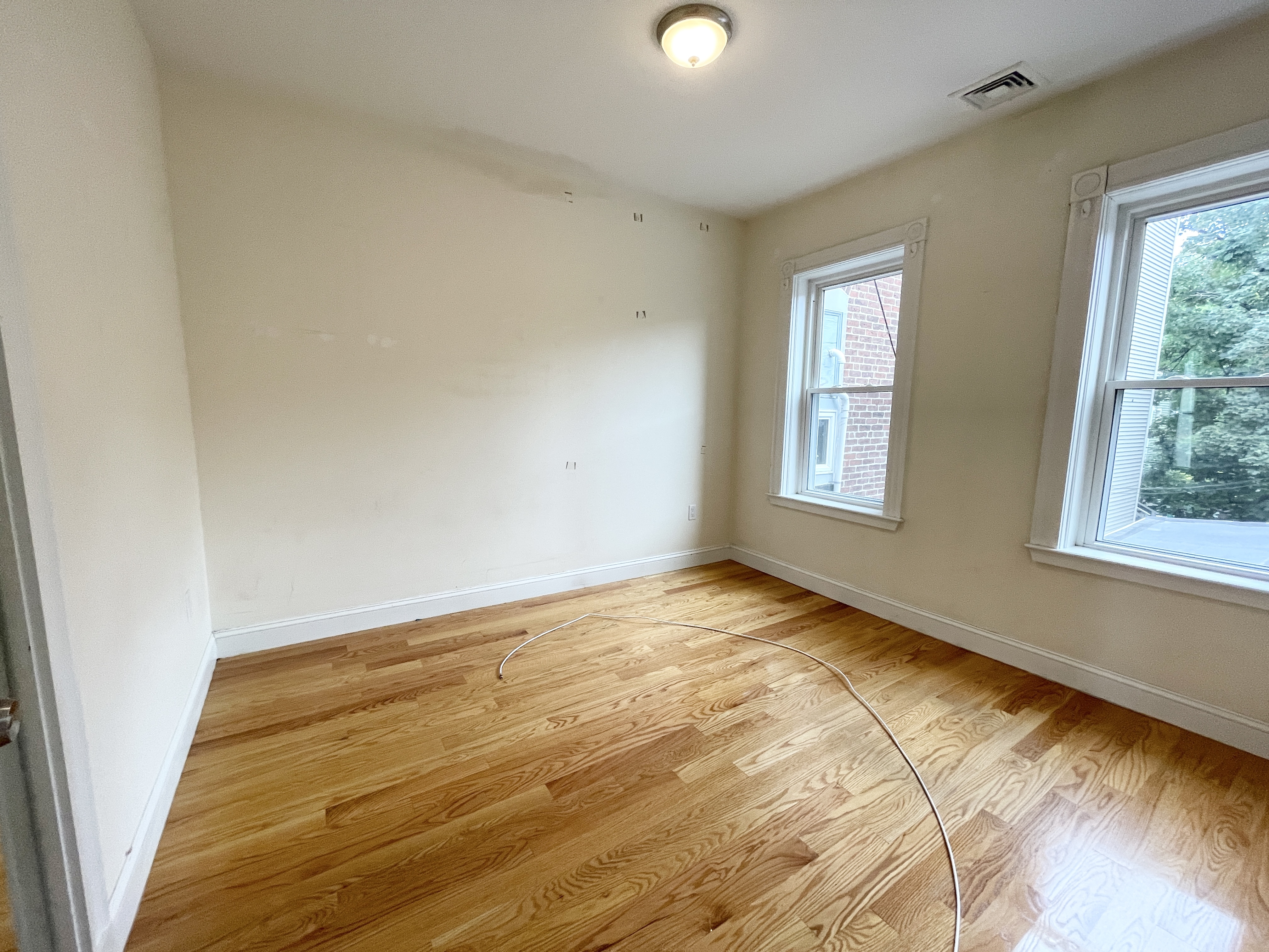 5 bed, 2.5 bath apartment for rent at 98 L Unit Townhouse, South Boston — photo 17 of 24