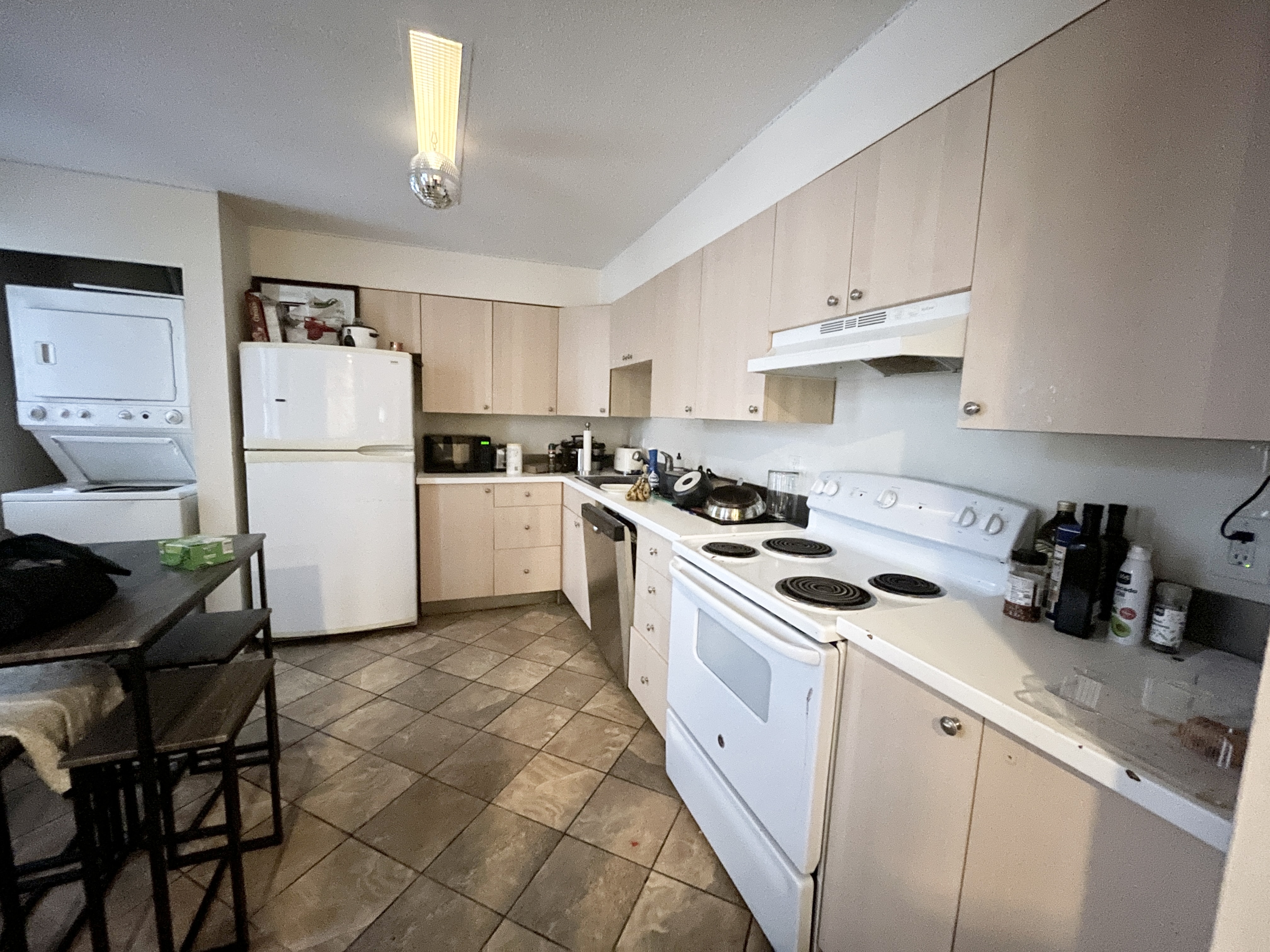 3 bed, 1 bath apartment for rent at 71 Gainsborough St Unit 100, Fenway — photo 2 of 18