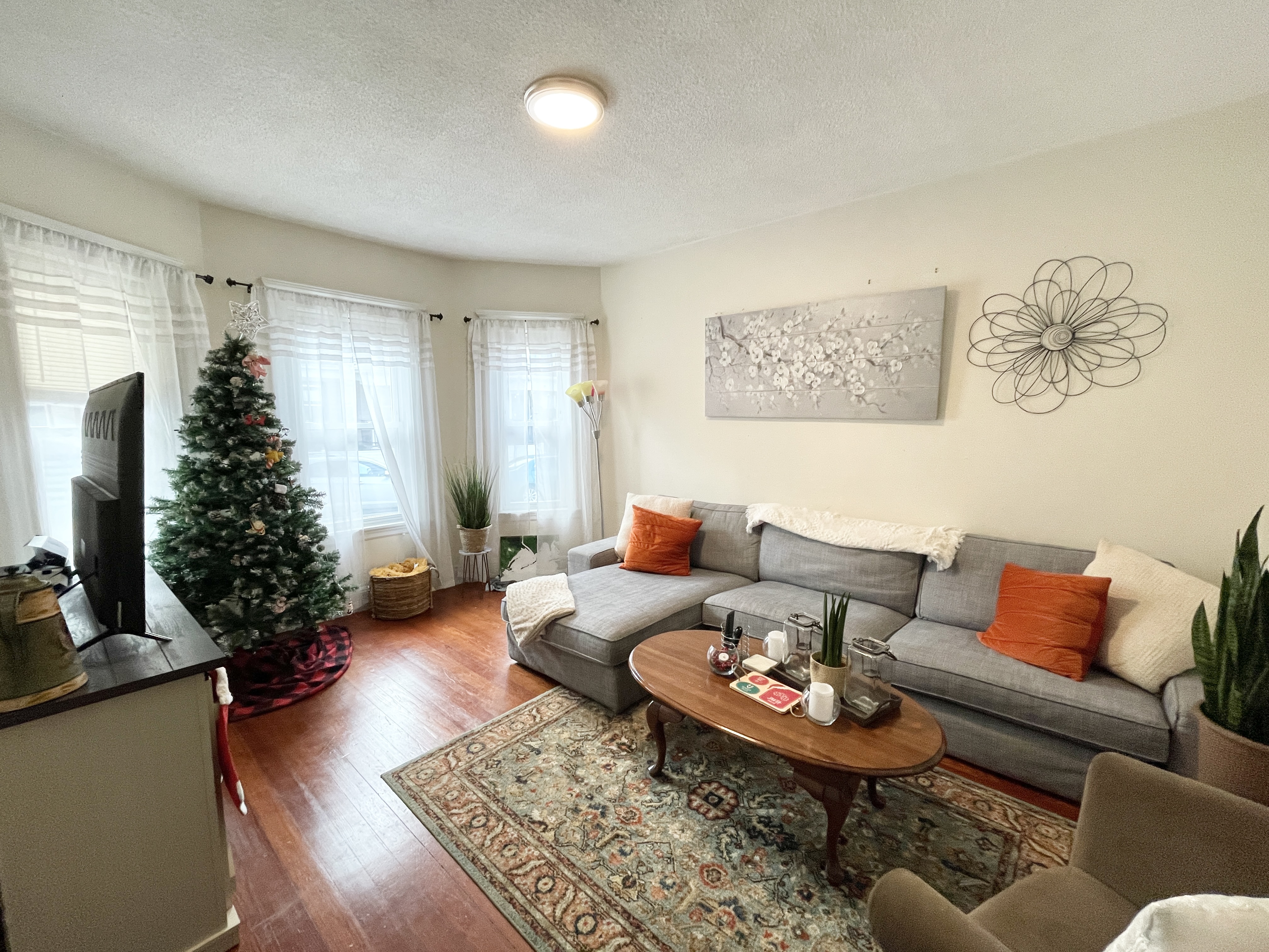 3 bed, 1 bath apartment for rent at 19 Eastman St Unit 1A, Dorchester — photo 4 of 14