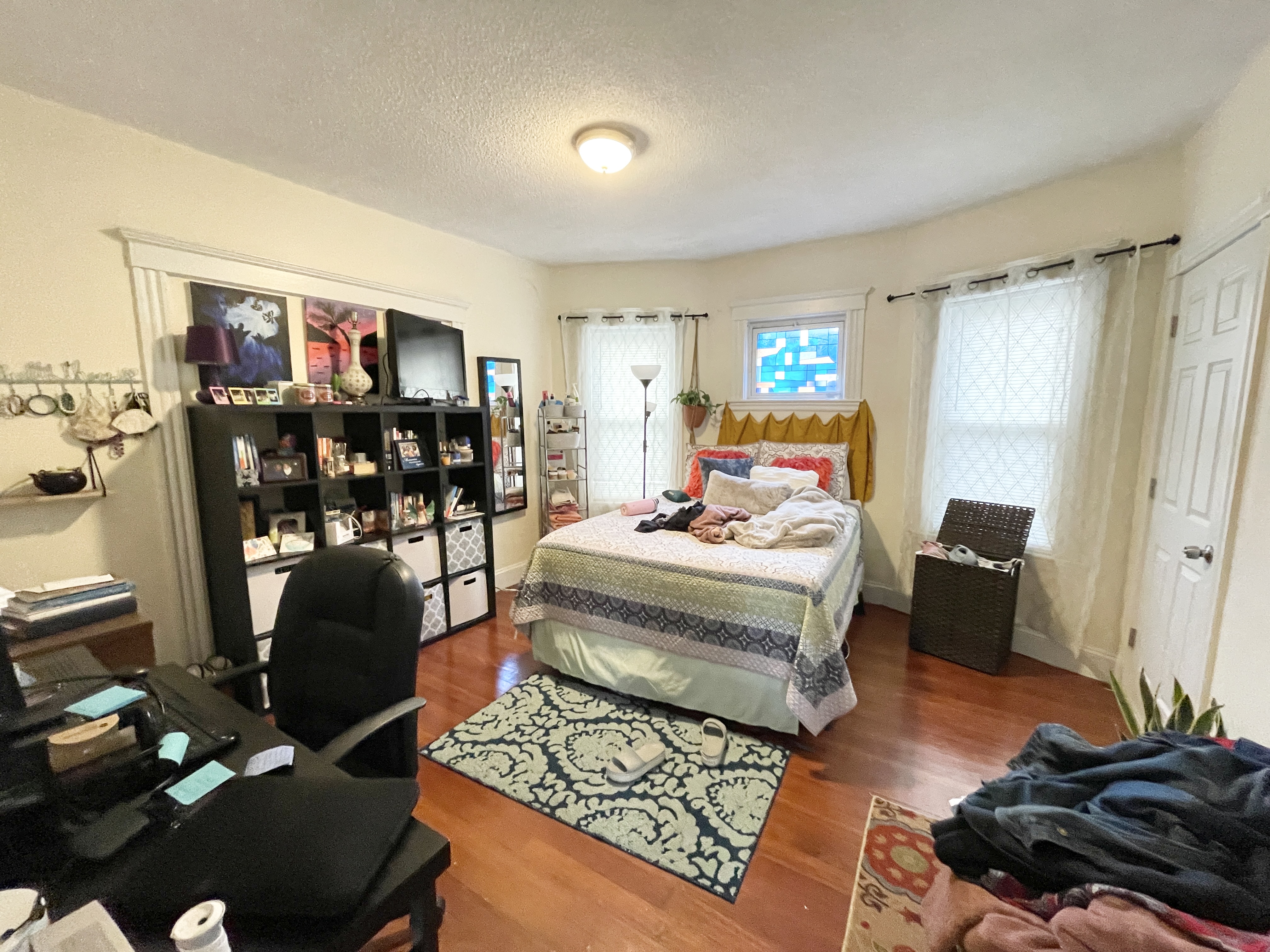 3 bed, 1 bath apartment for rent at 19 Eastman St Unit 1A, Dorchester — photo 9 of 14