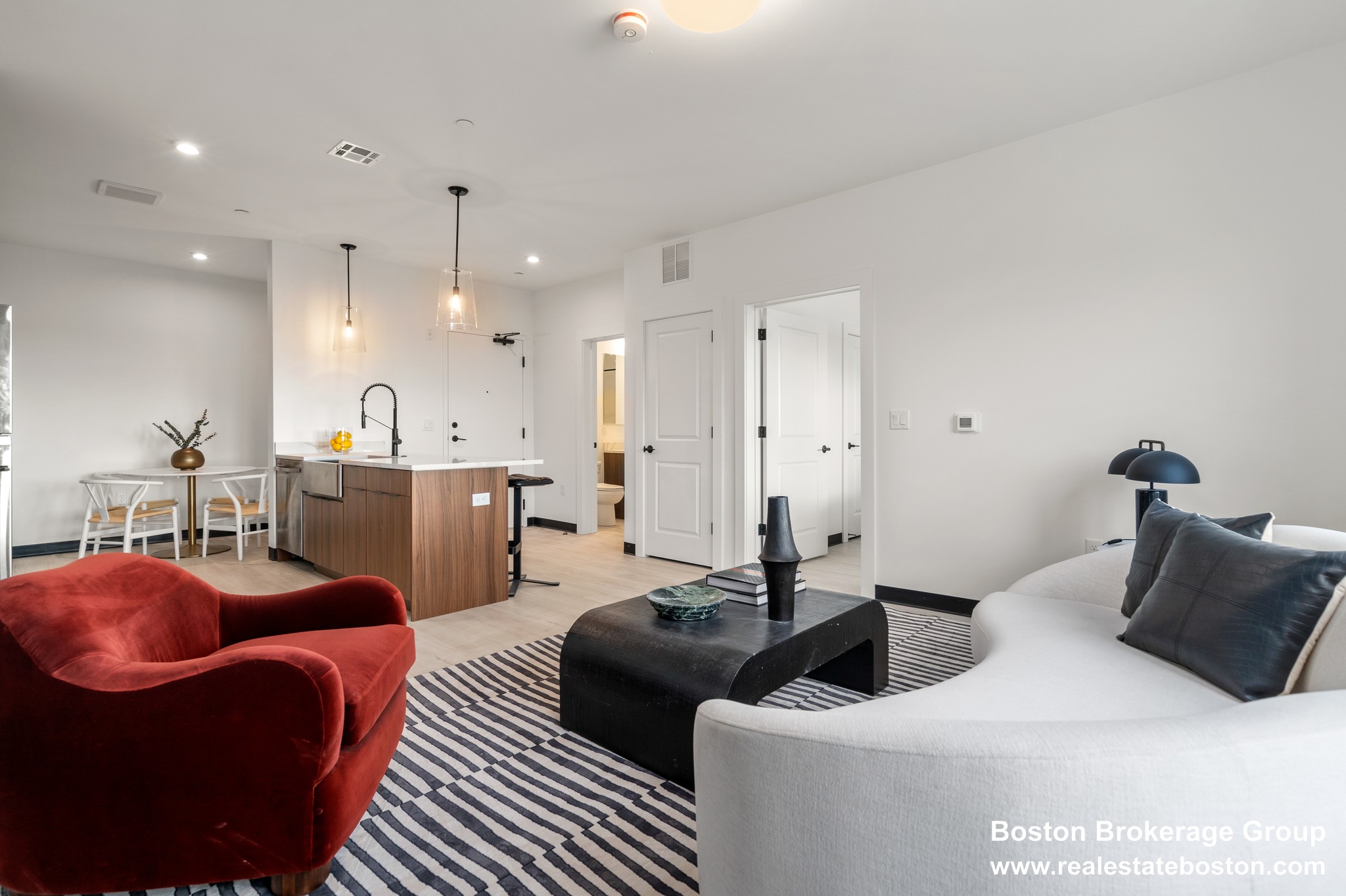 Photos of apartment on Broadway,Everett MA 02149